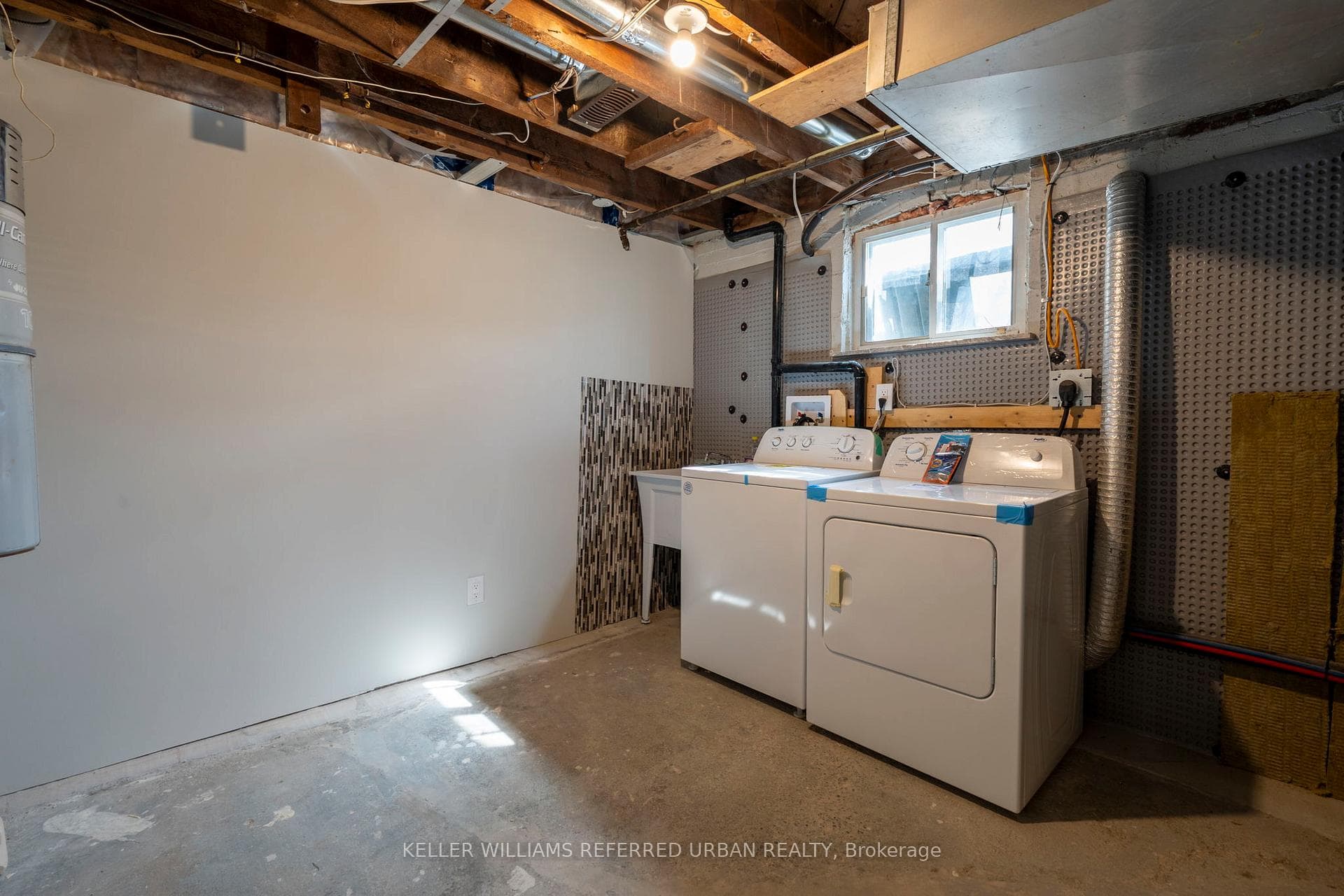 9 Redfern Avenue photo 32