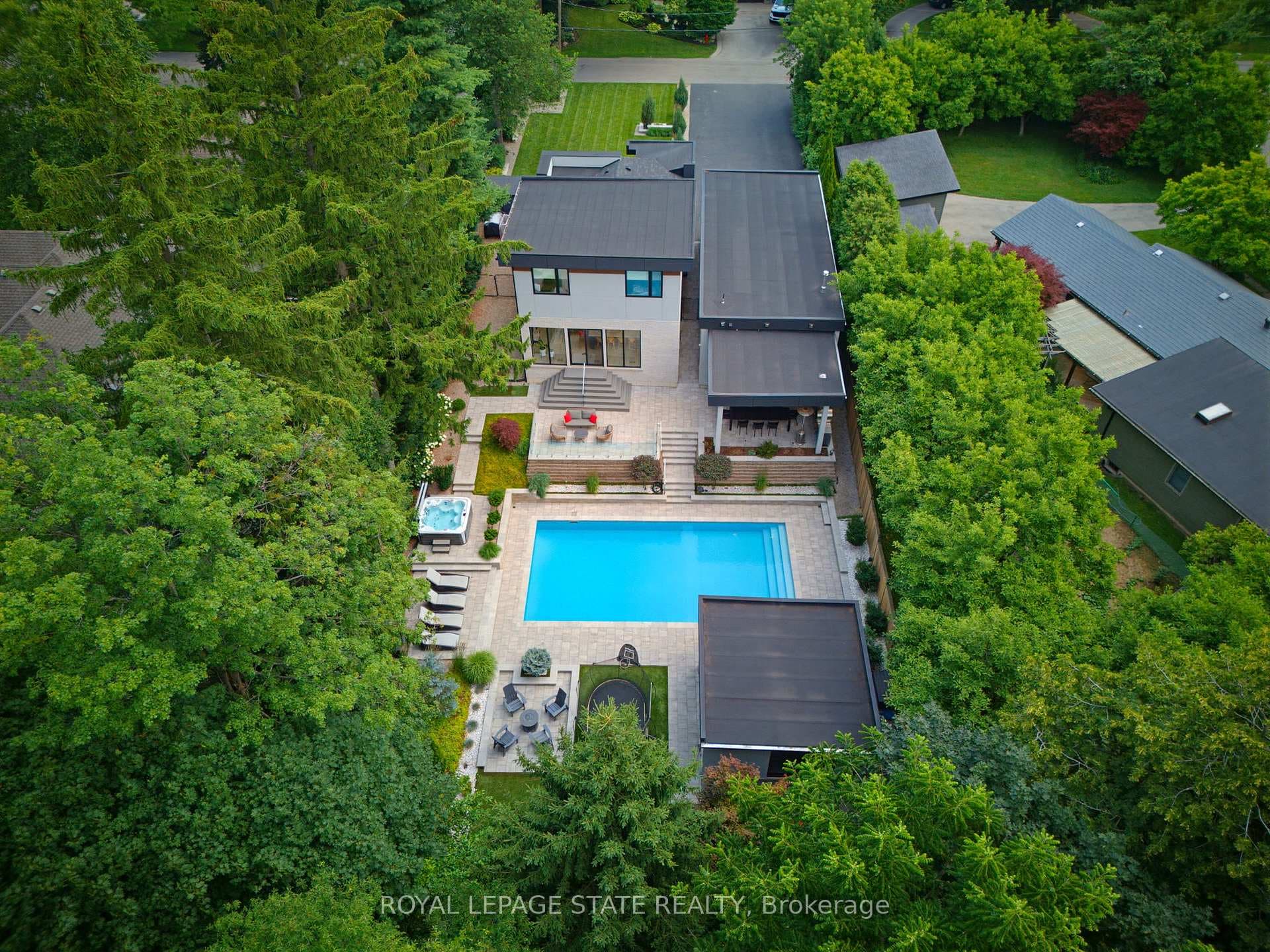 282 Robina Road photo 6