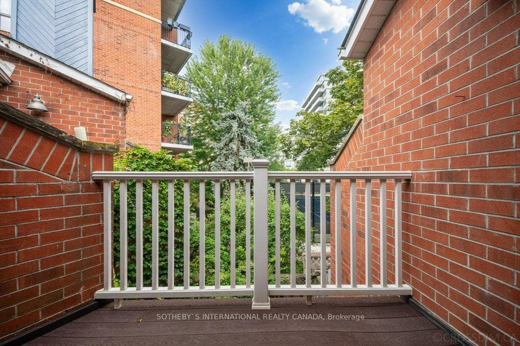 664 Wellington Street Unit Th A photo 18