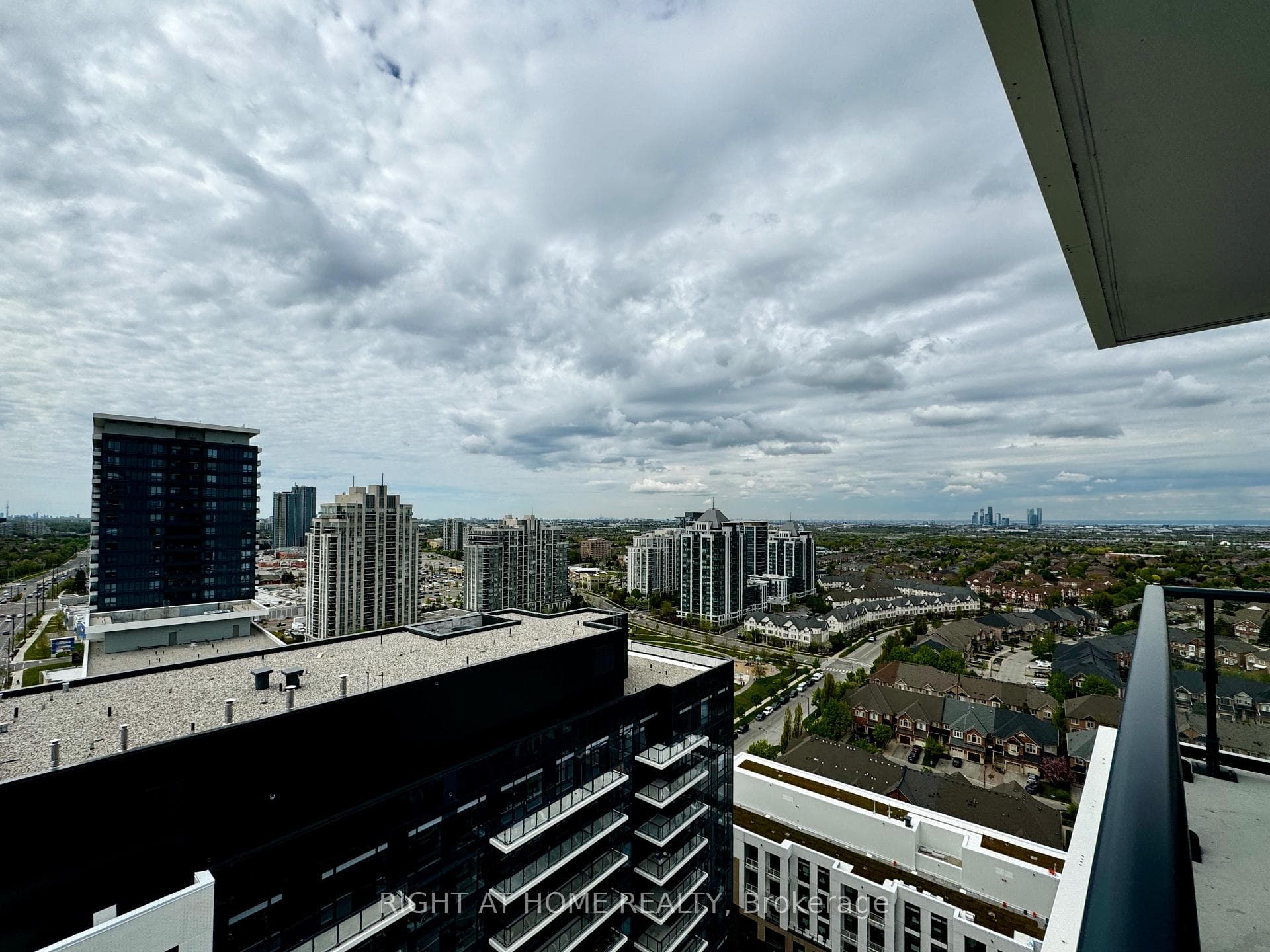 7950 Bathurst Street Unit 2110 photo 3