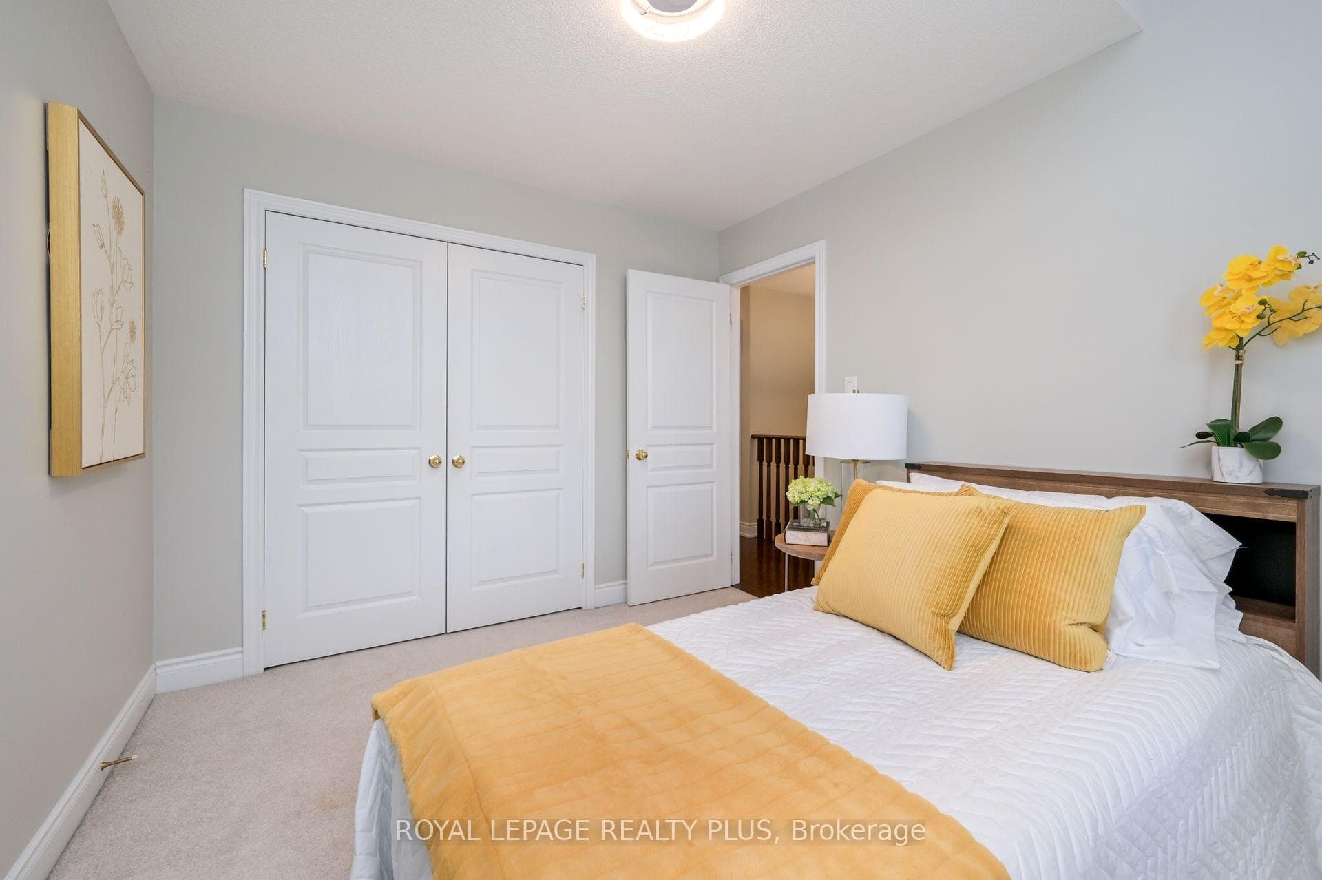1512 Haws Crescent photo 25