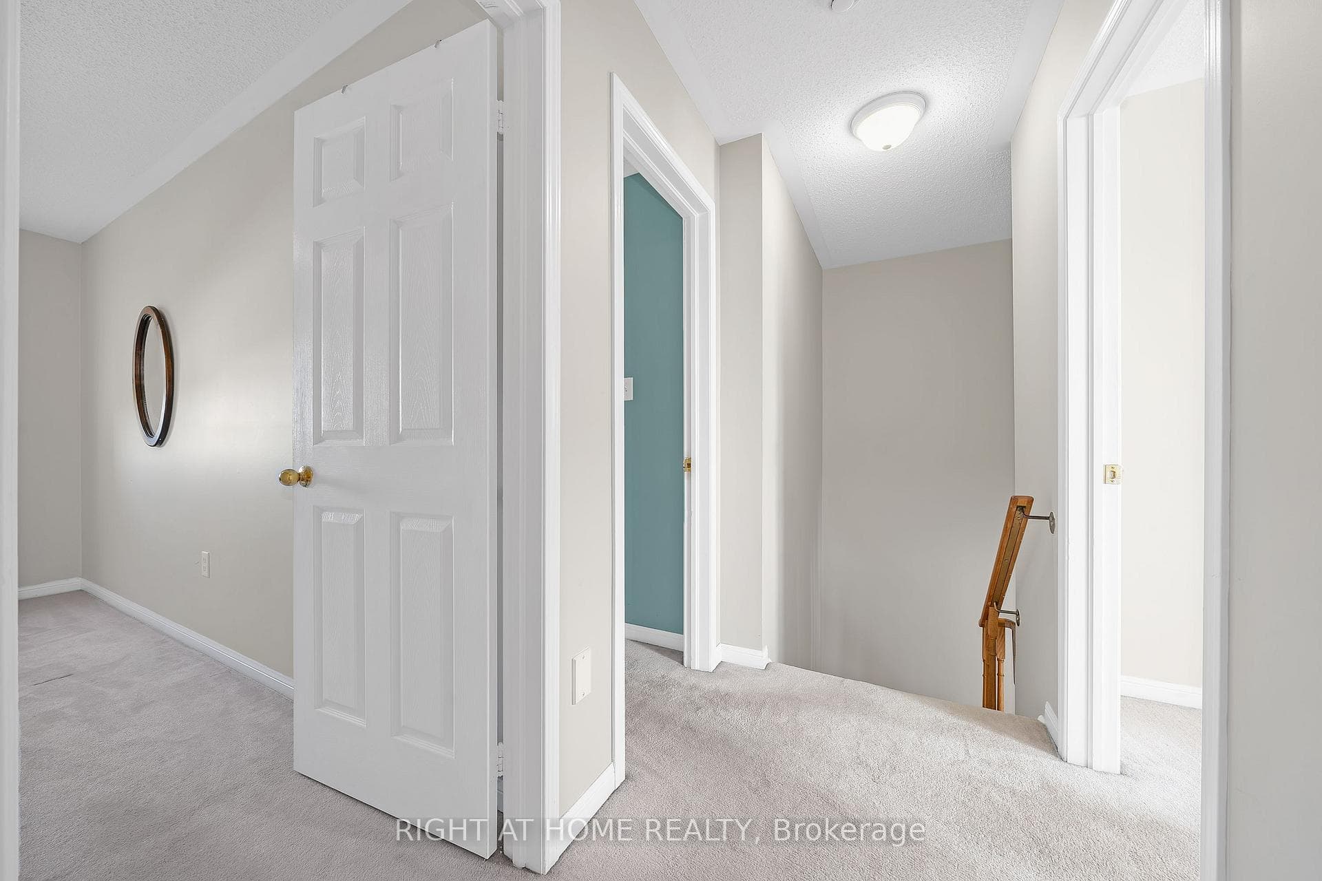 906 Bourne Crescent photo 26
