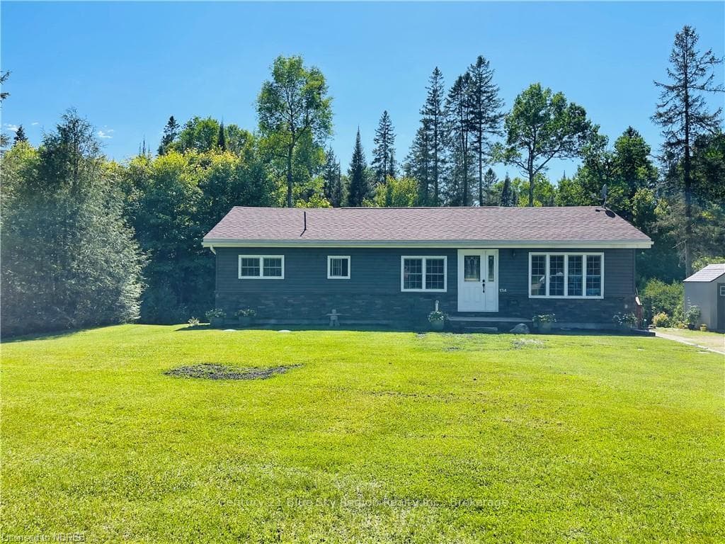 134 BERNARD Crescent photo 2
