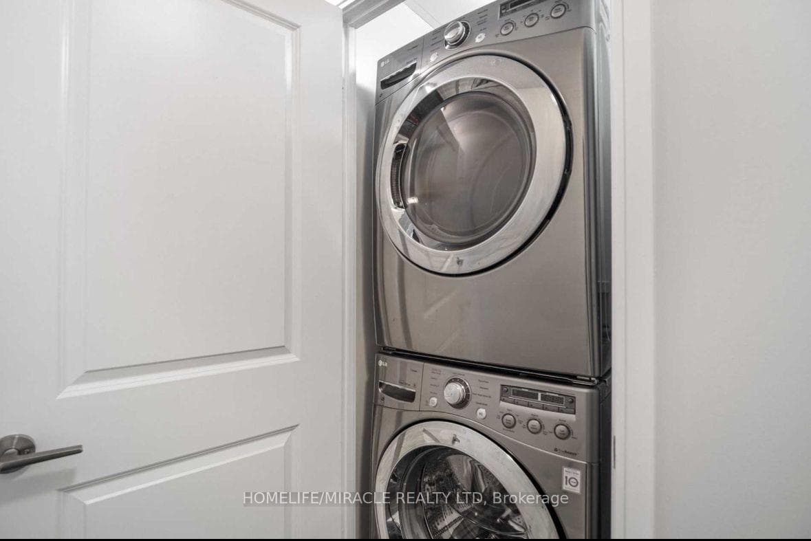 50 Absolute Avenue Unit 602 photo 12