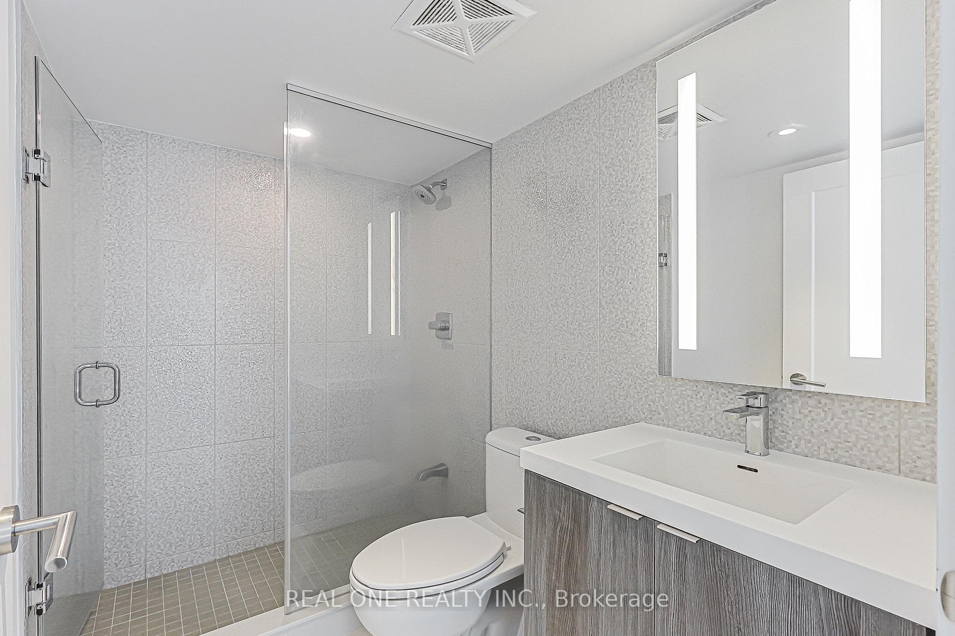 585 Bloor St East Street Unit 821 photo 26