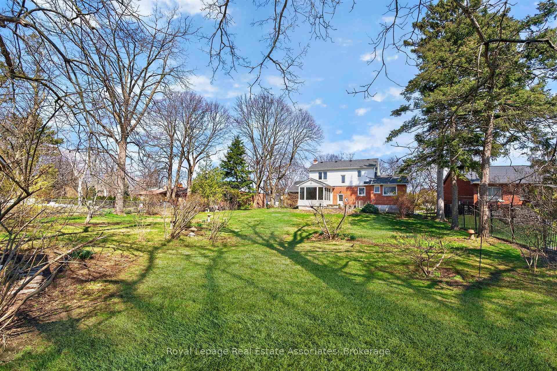 2079 Deyncourt Drive photo 32