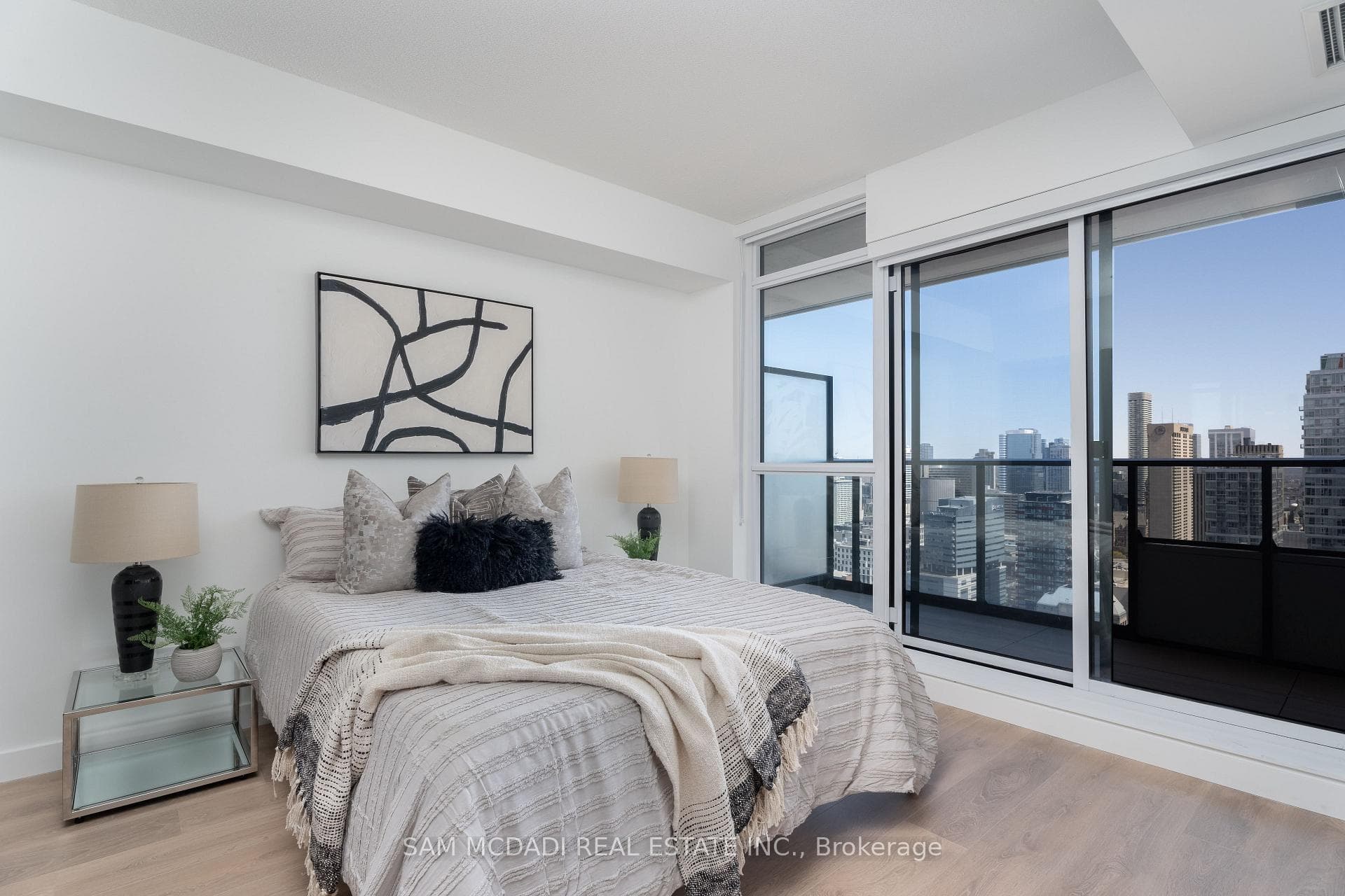 38 Widmer Street Unit 4002 photo 16