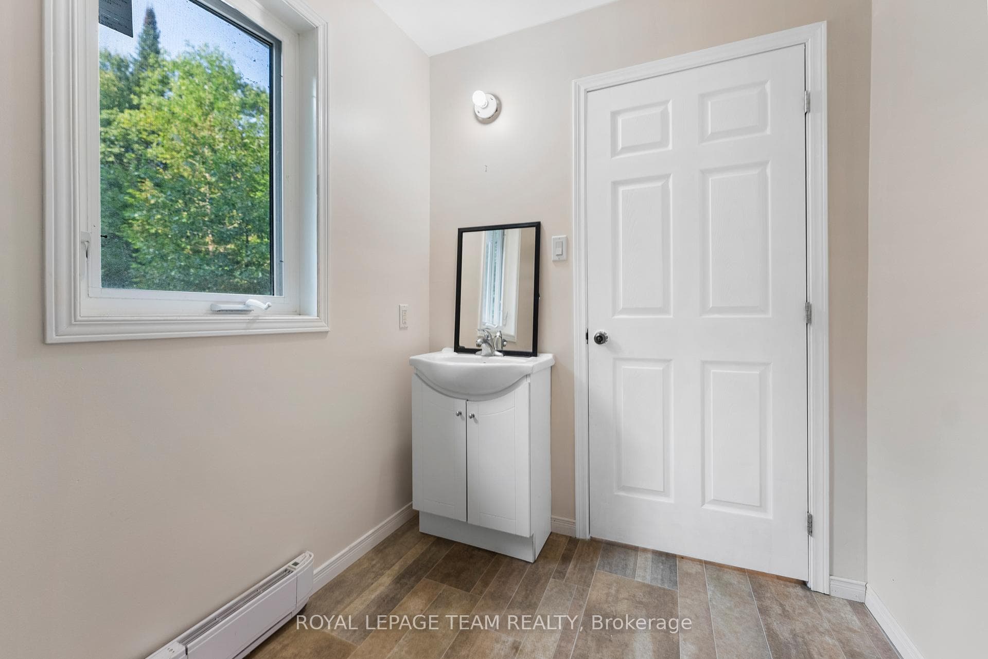 1274 Lower Craigmont Road photo 18
