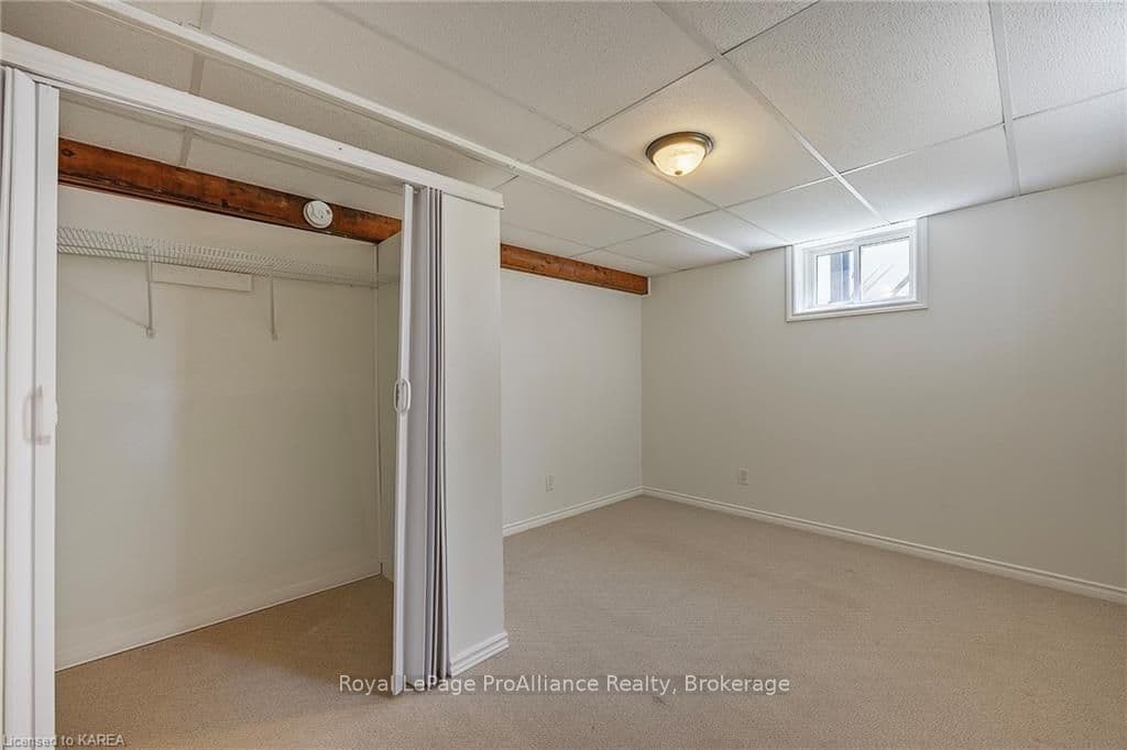 717 CENTRE Street photo 34
