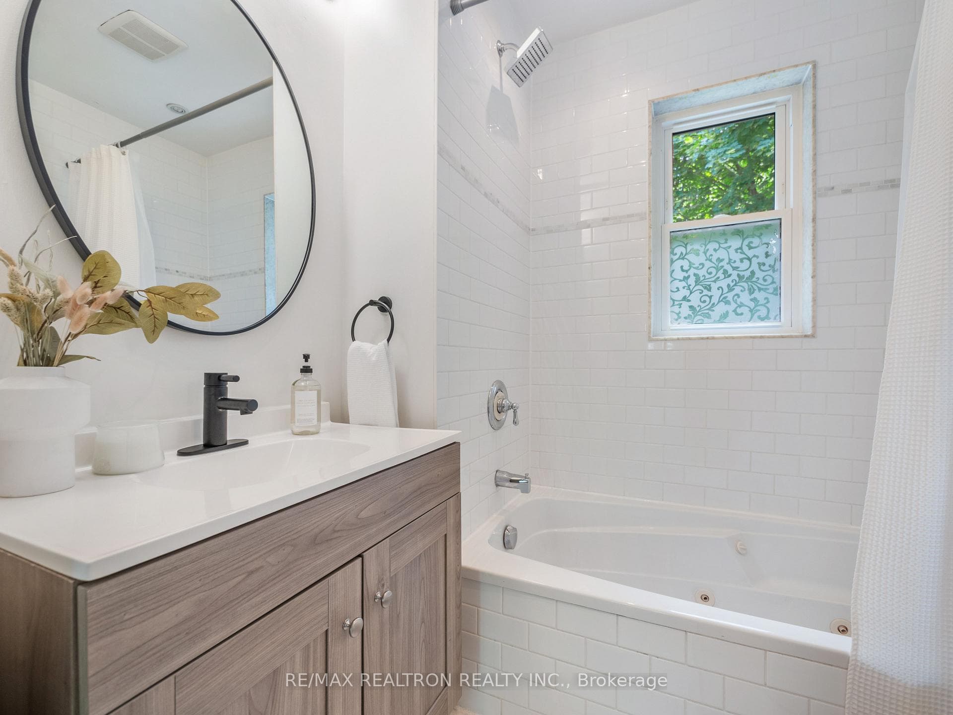 129 Glenforest Road photo 22