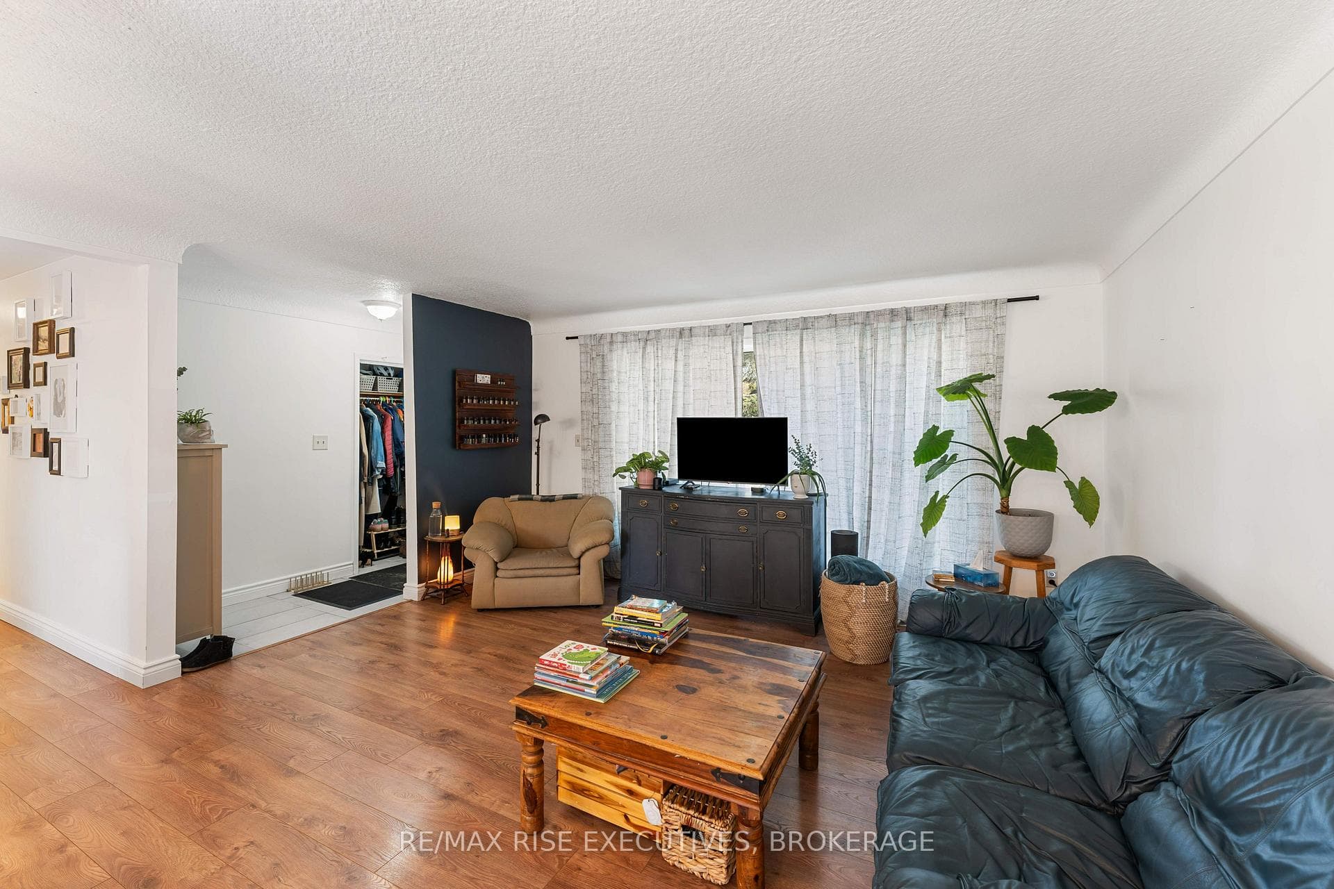 459 MCEWEN Drive photo 9
