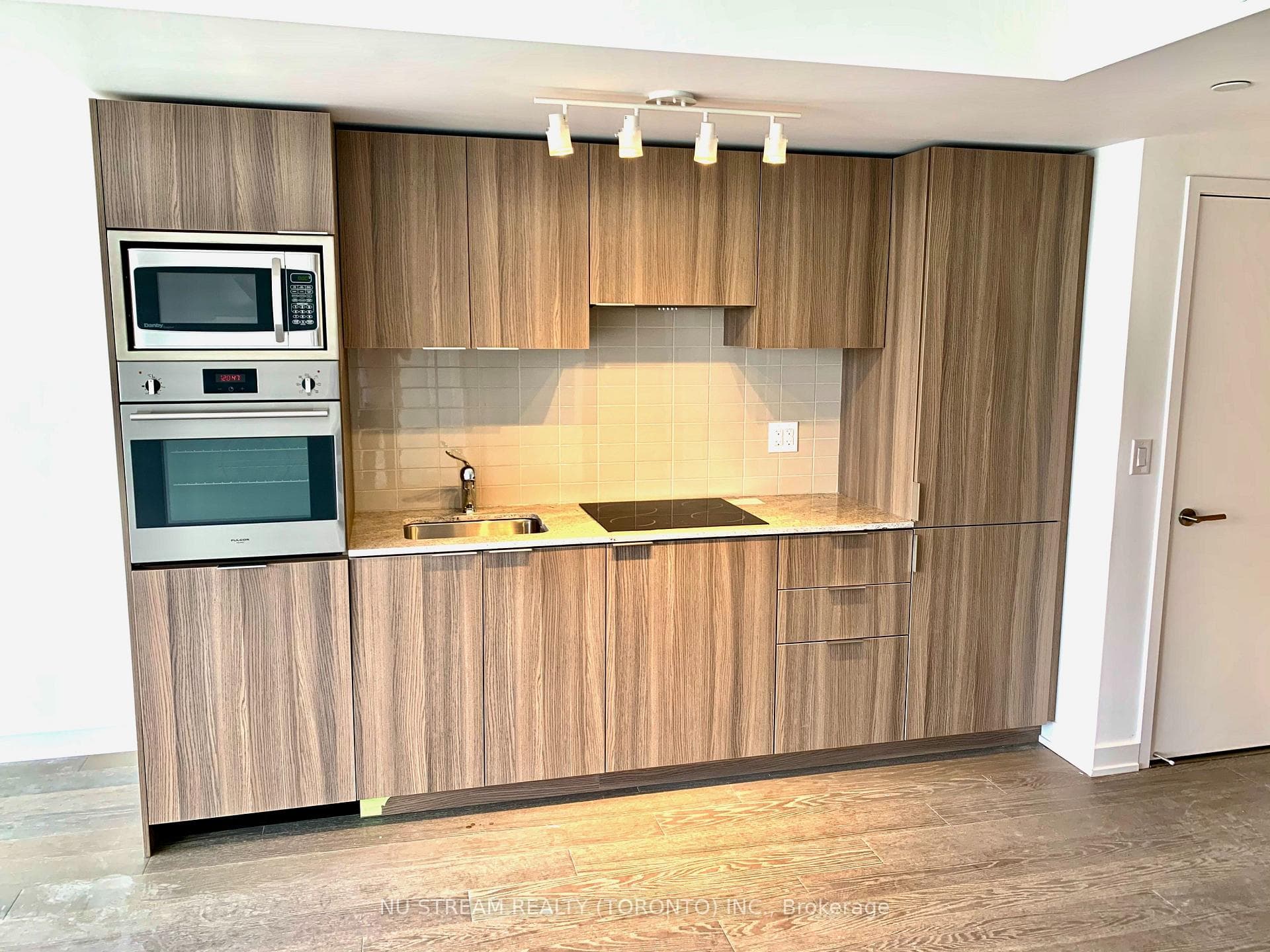 11 Wellesley Street Unit 2801 photo 4