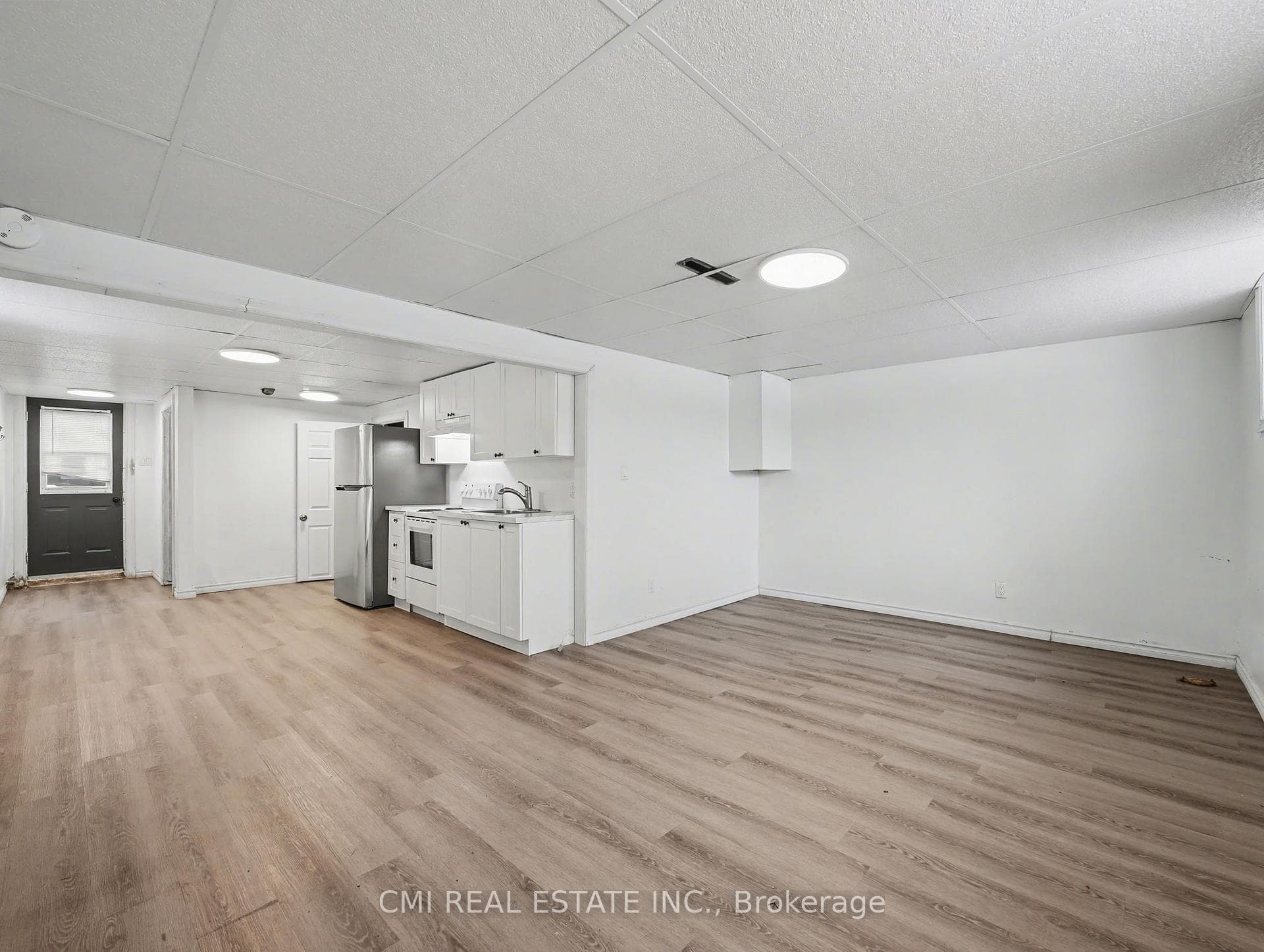 4306 East Avenue photo 26