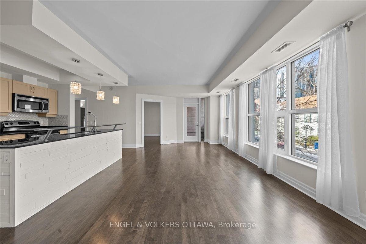Generous living and dining area