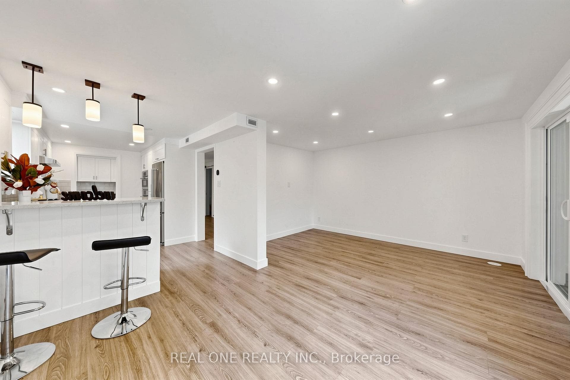 61 Marlow Crescent photo 7