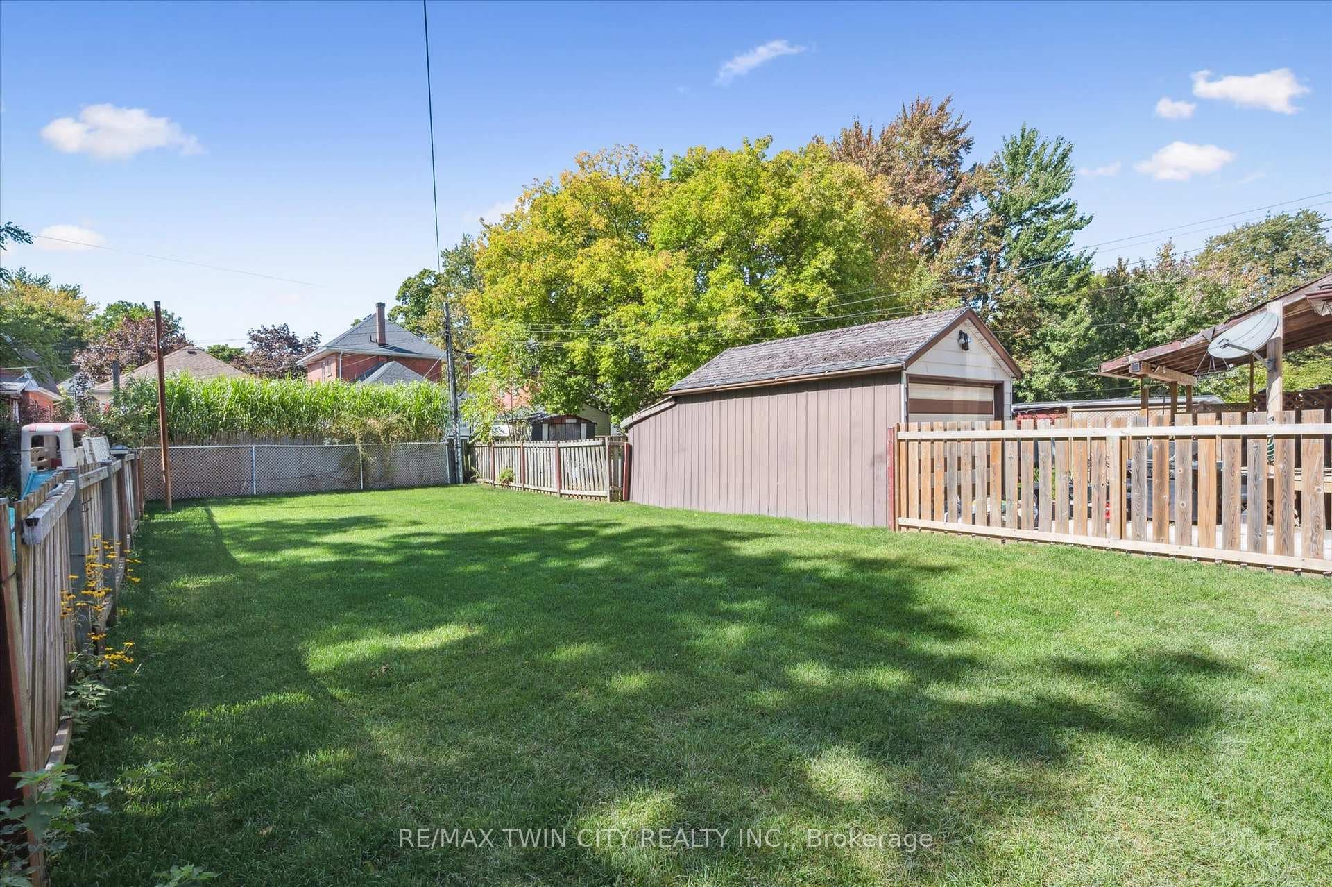 66 Trinity Street photo 28