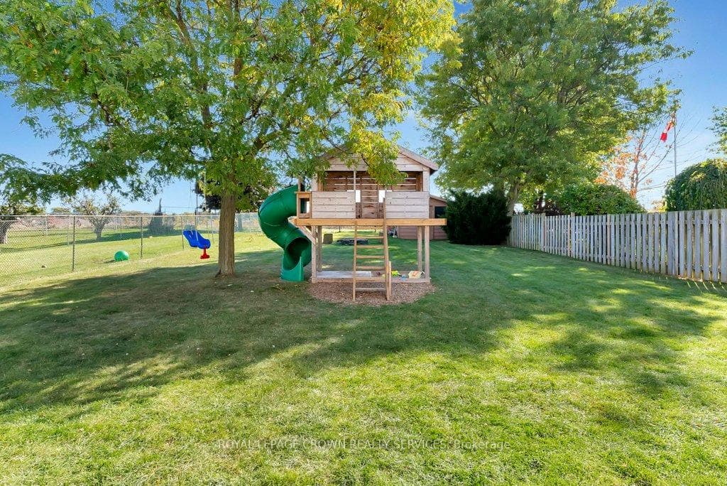 118 Peachtree Crescent photo 30