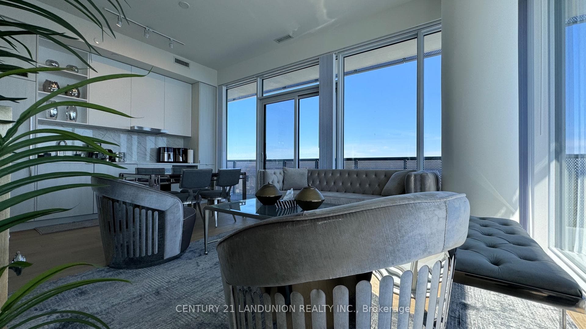138 Downes Street Unit PH206 photo 1