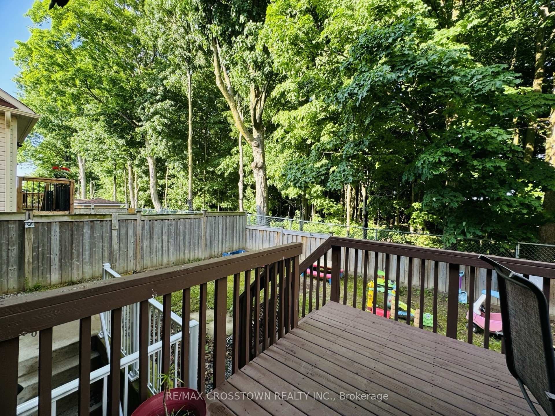 103 Diana Way Unit UPPER photo 27
