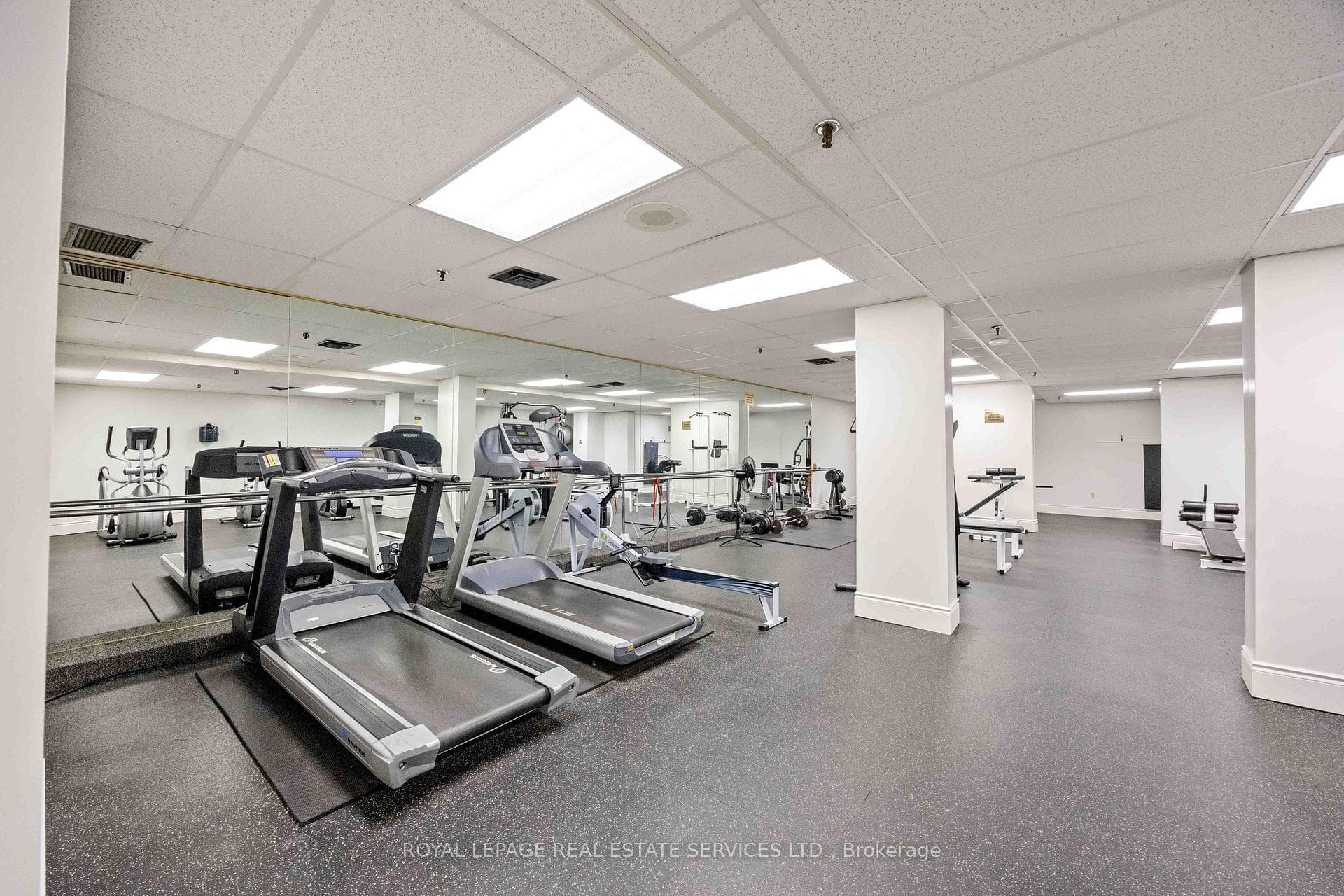 3845 Lake Shore Boulevard Unit 1410 photo 33
