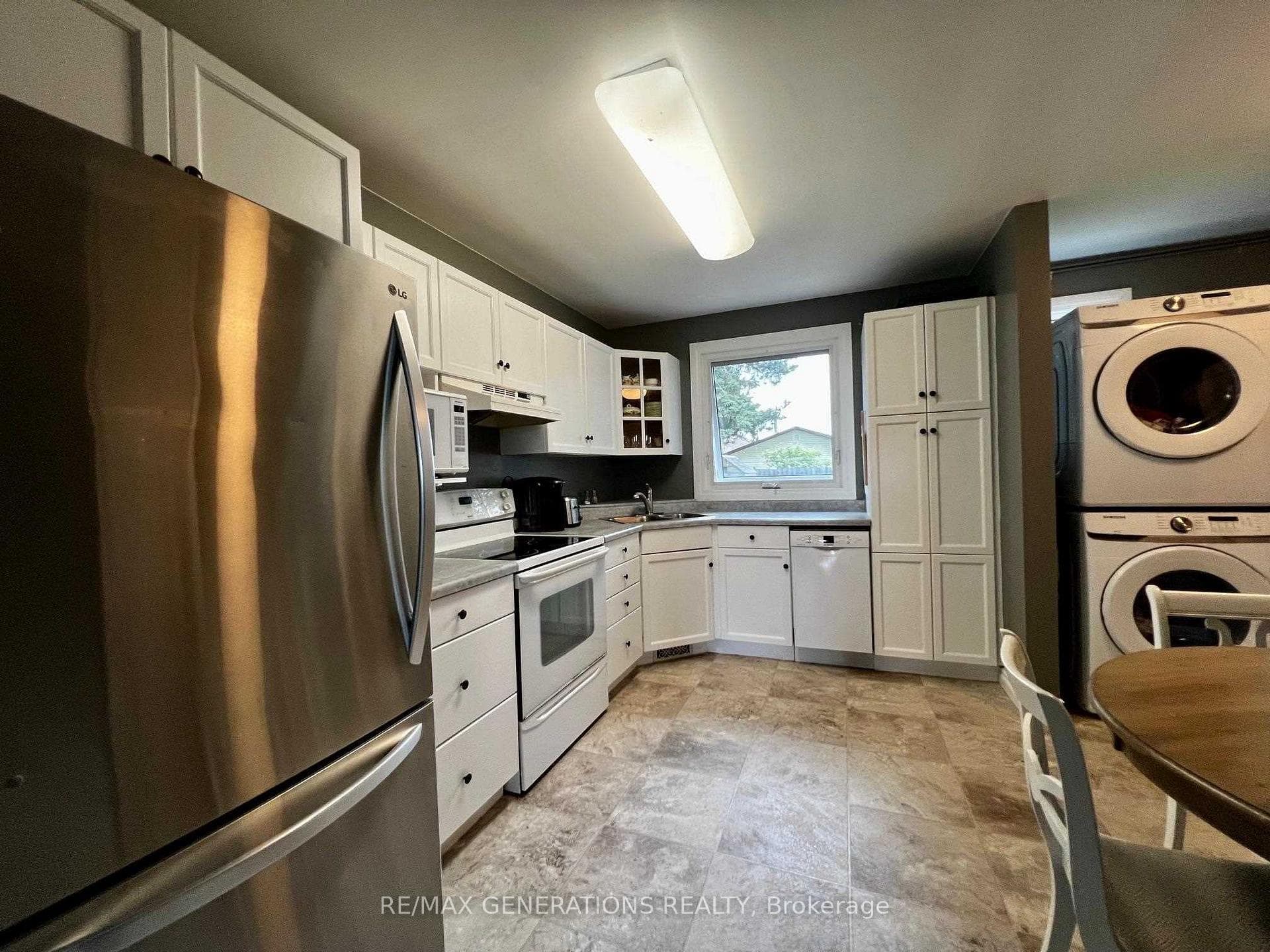 926 Crawford Place photo 5