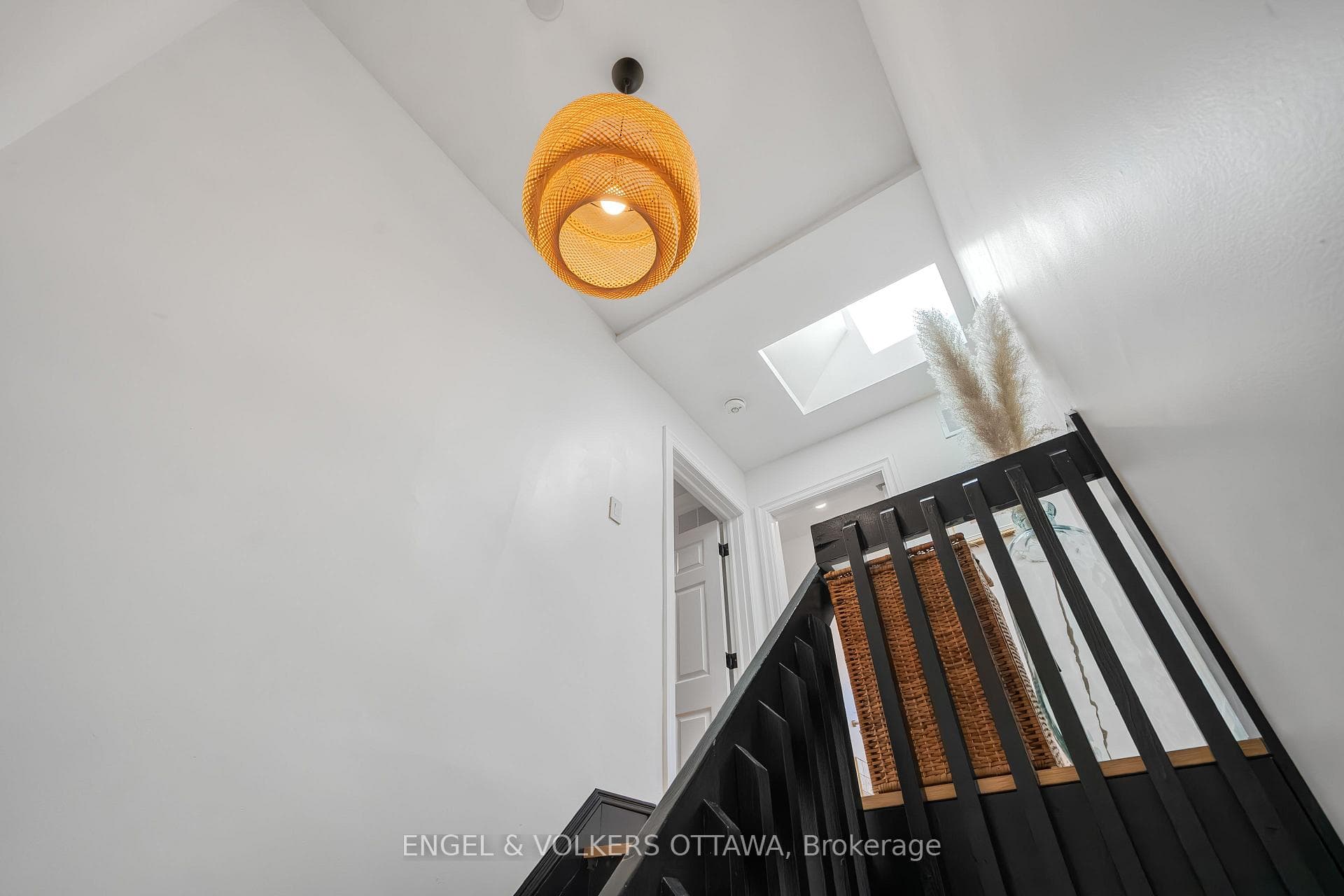 817 Lyon Street photo 28