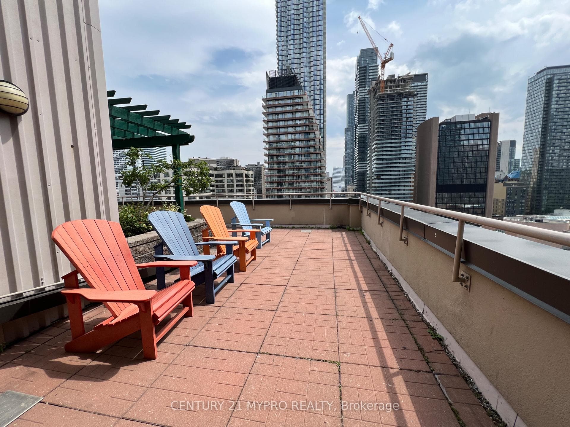 555 Yonge Street Unit 513 photo 16