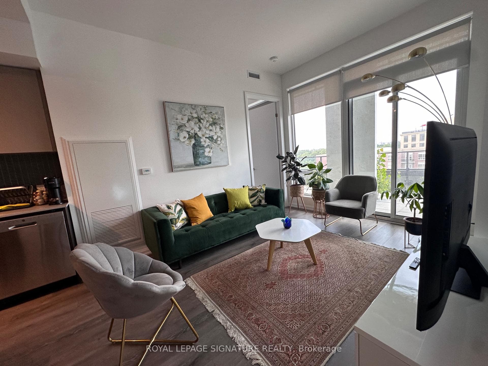 4208 Dundas Street Unit 602 photo 3