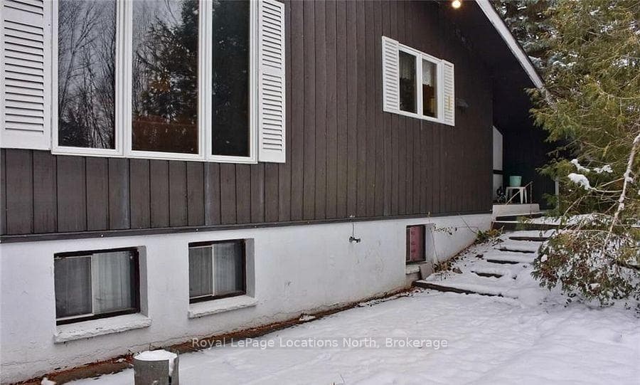 145 Campbell Crescent photo 8
