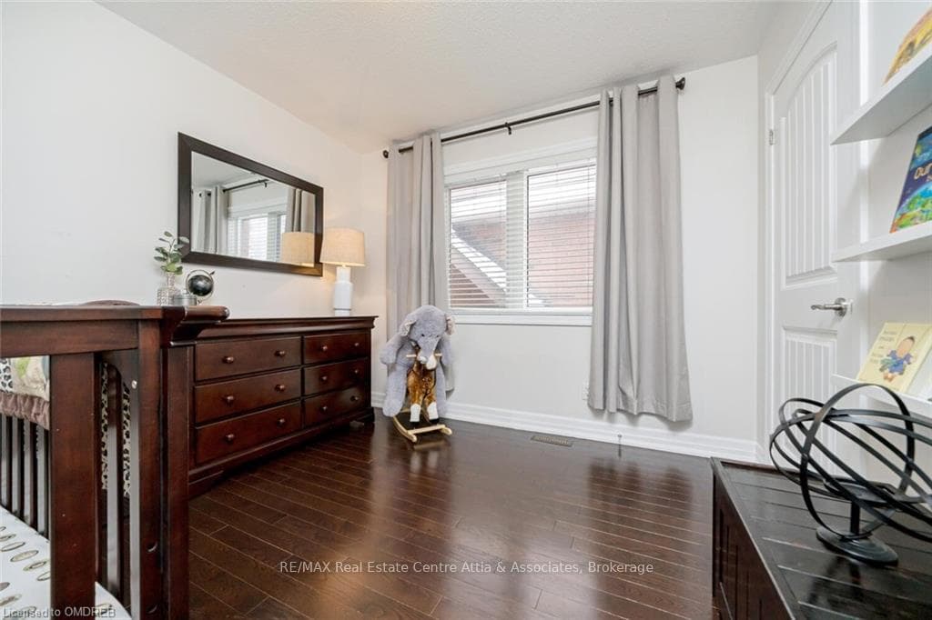 263 HOLLOWAY Terrace photo 35