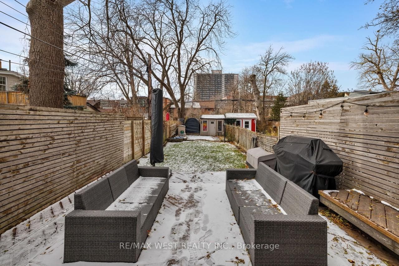 22 Cowan Avenue photo 29