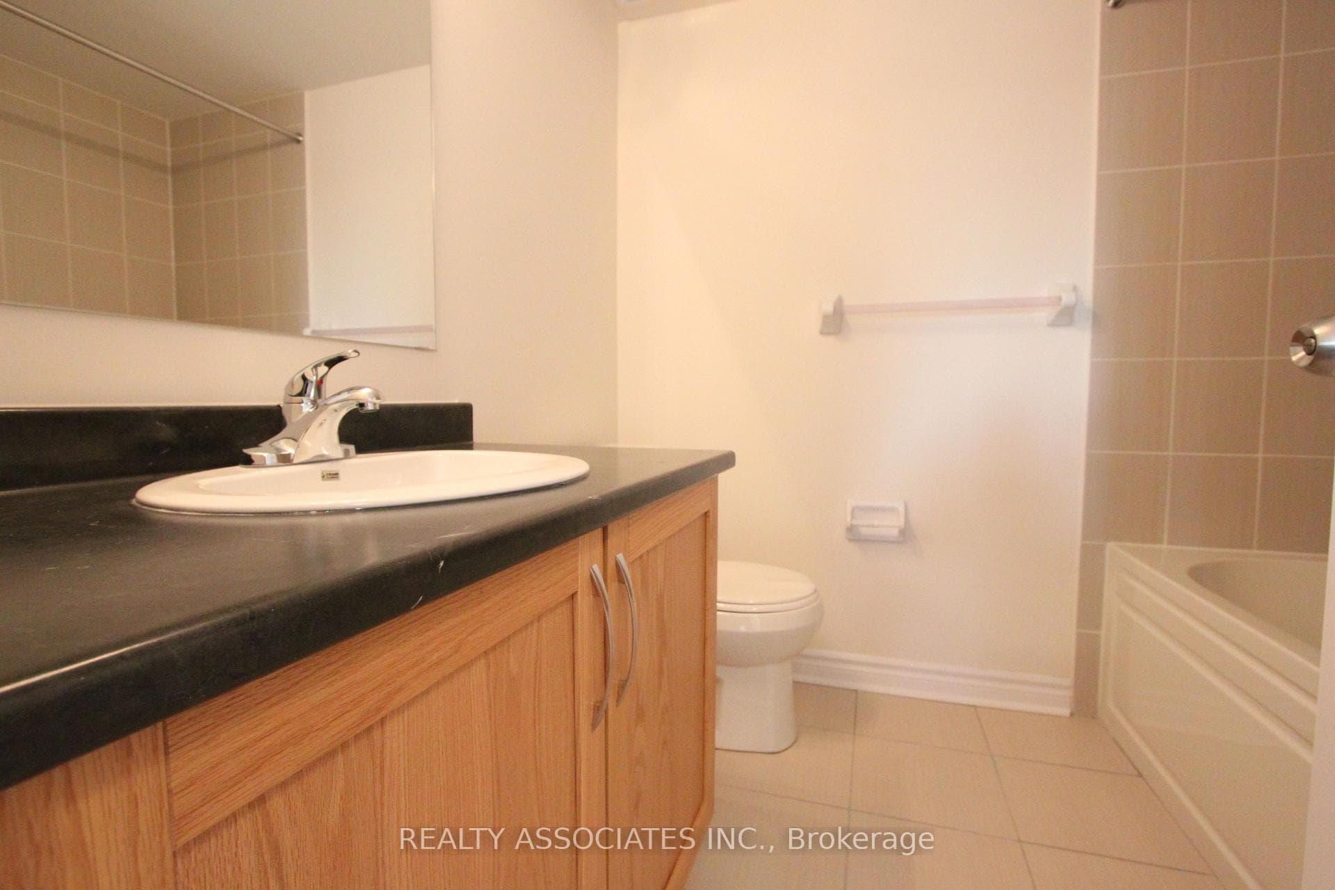 1 Eaton Park Lane Unit 16 photo 10