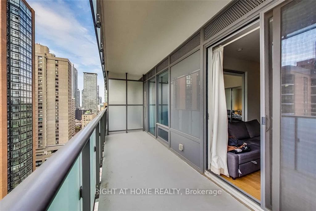 65 St Mary Street Unit 1608 photo 6