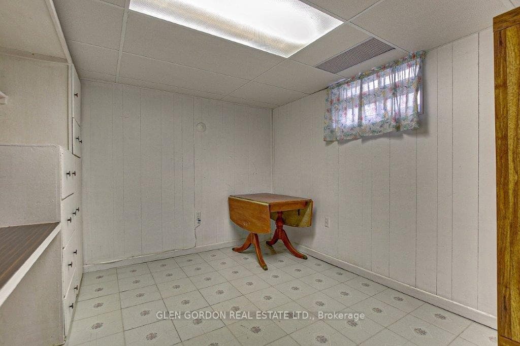 52 Arcadia Crescent photo 23