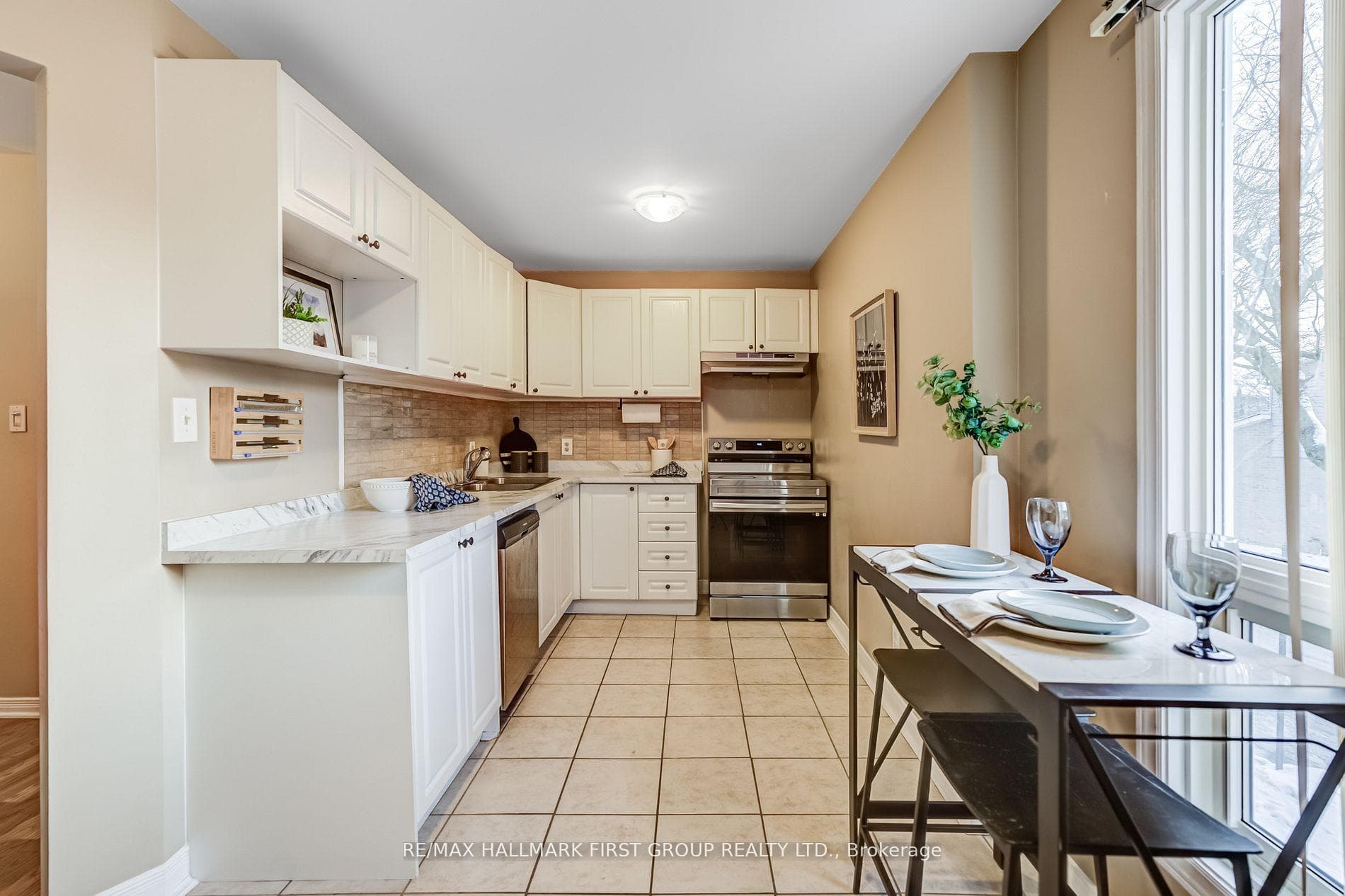 1133 Ritson Road Unit 82 photo 10