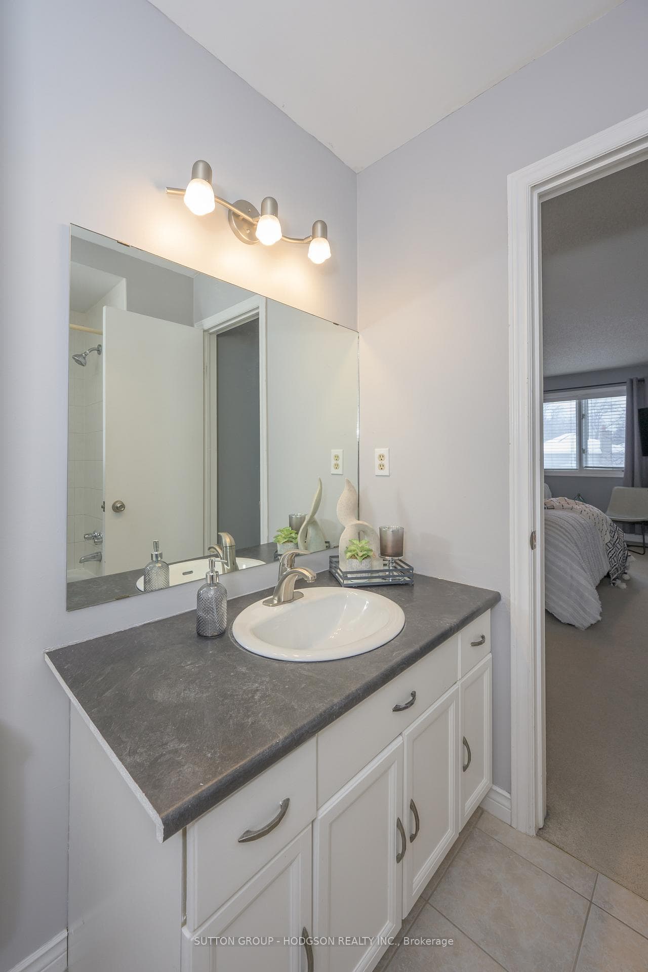 28 Laurel Crescent photo 21