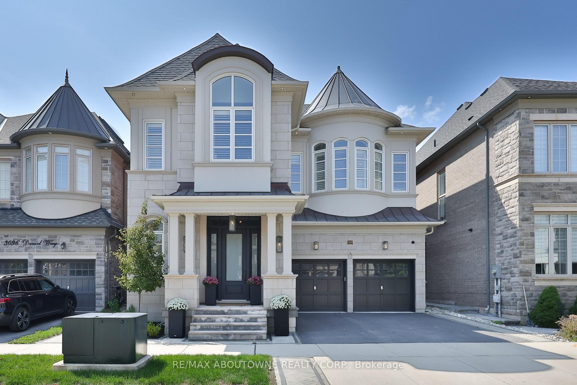 3100 Daniel Way photo 2