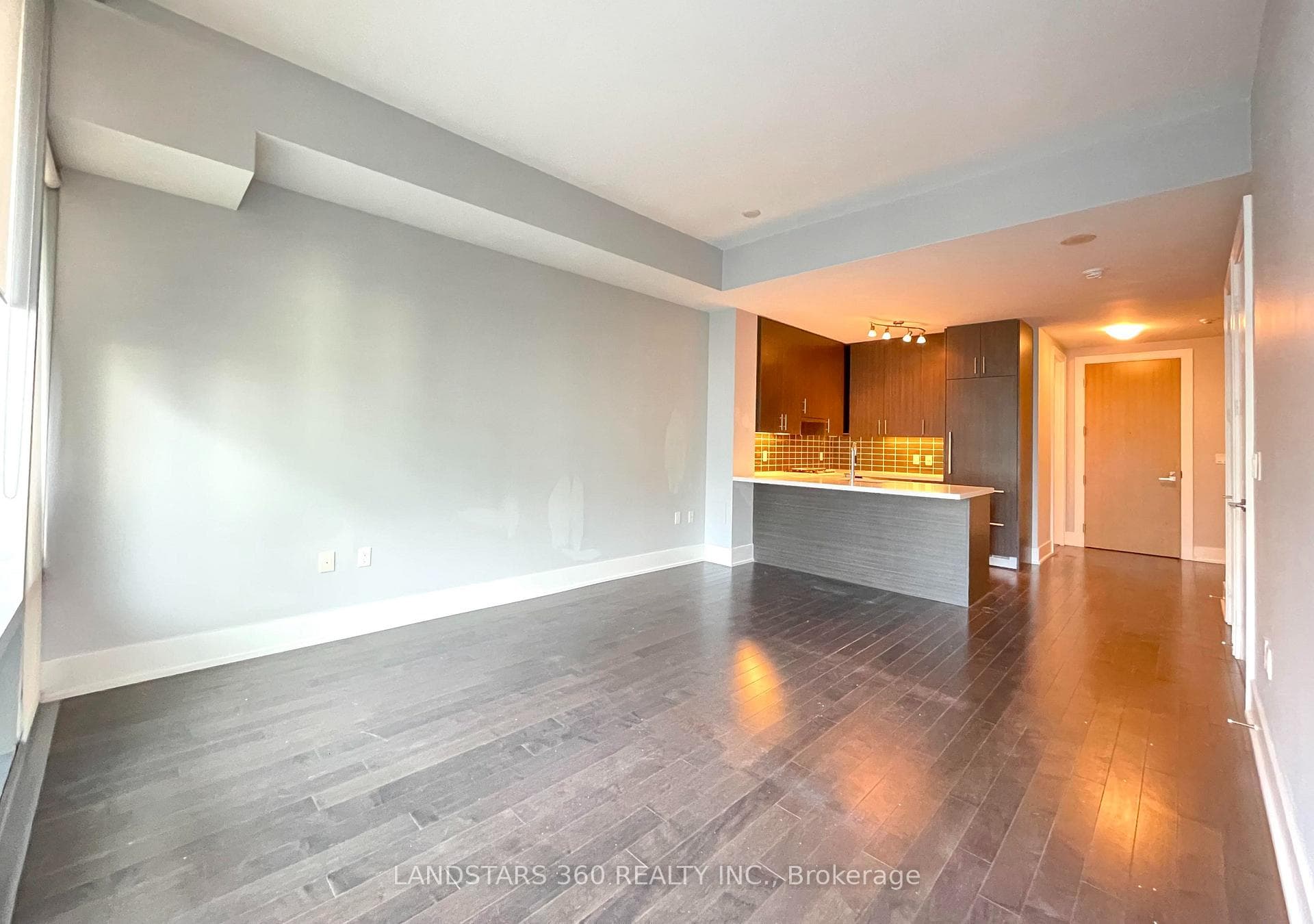 39 Queens Quay Unit 636 photo 9