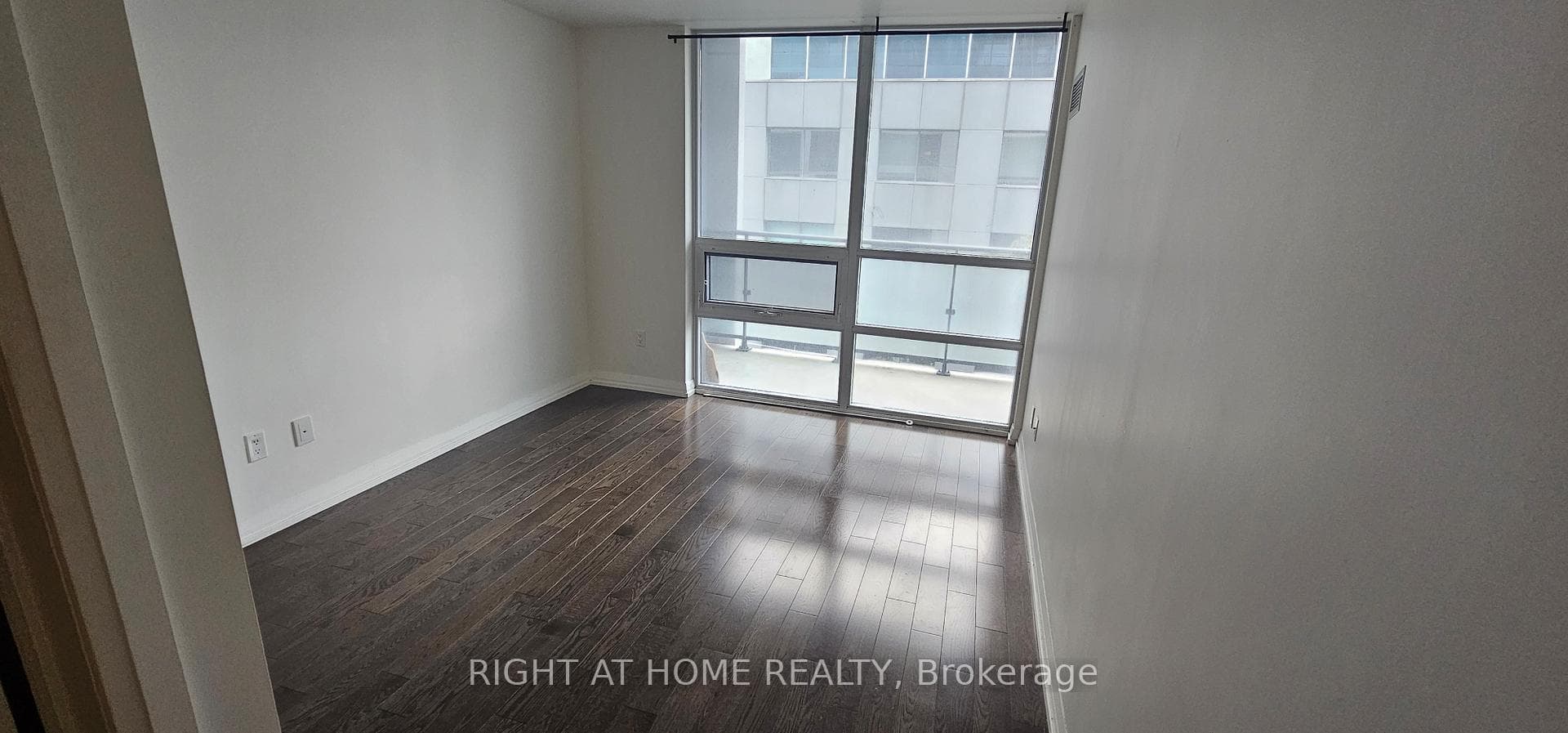 460 Adelaide Street Unit 632 photo 8