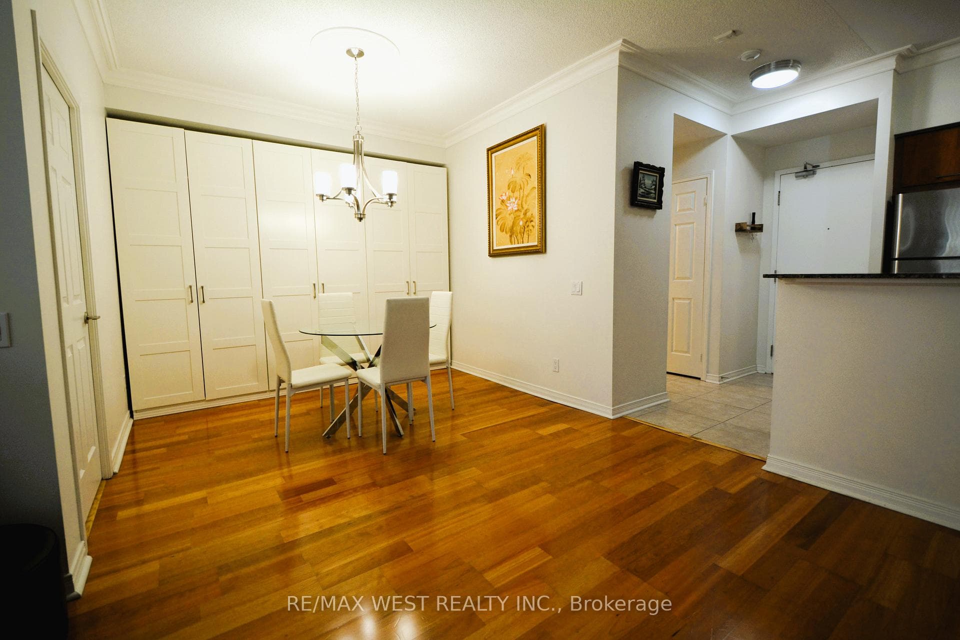 455 Rosewell Avenue Unit 107 photo 5