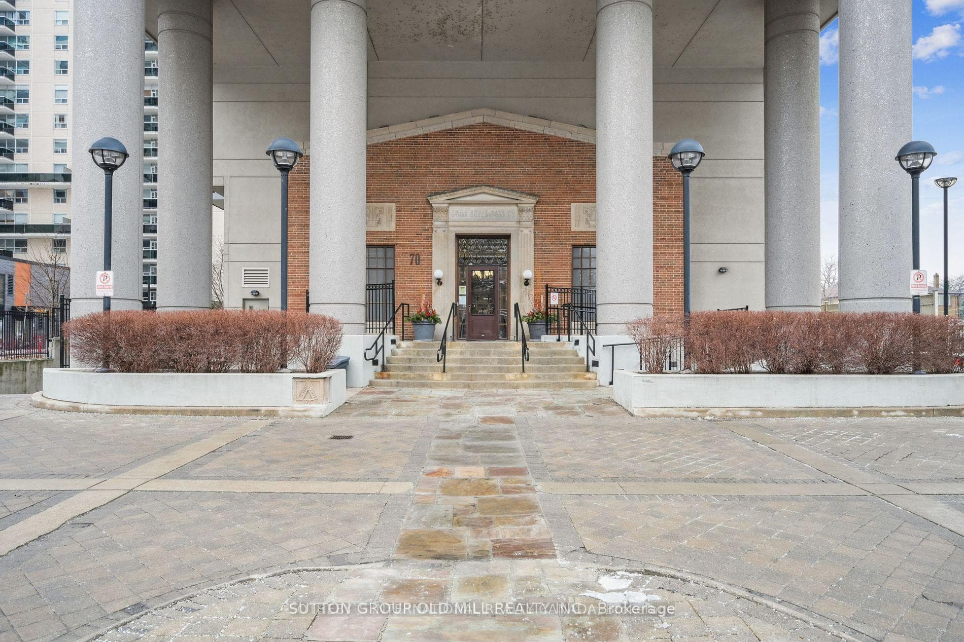 70 High Park Avenue Unit 901 photo 2