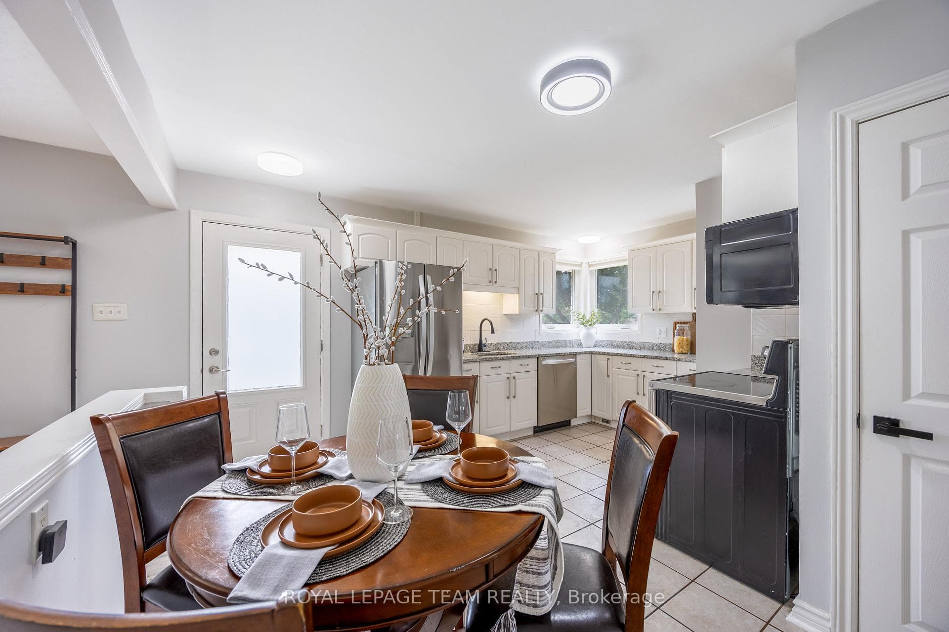 1293 Woodside Drive photo 12