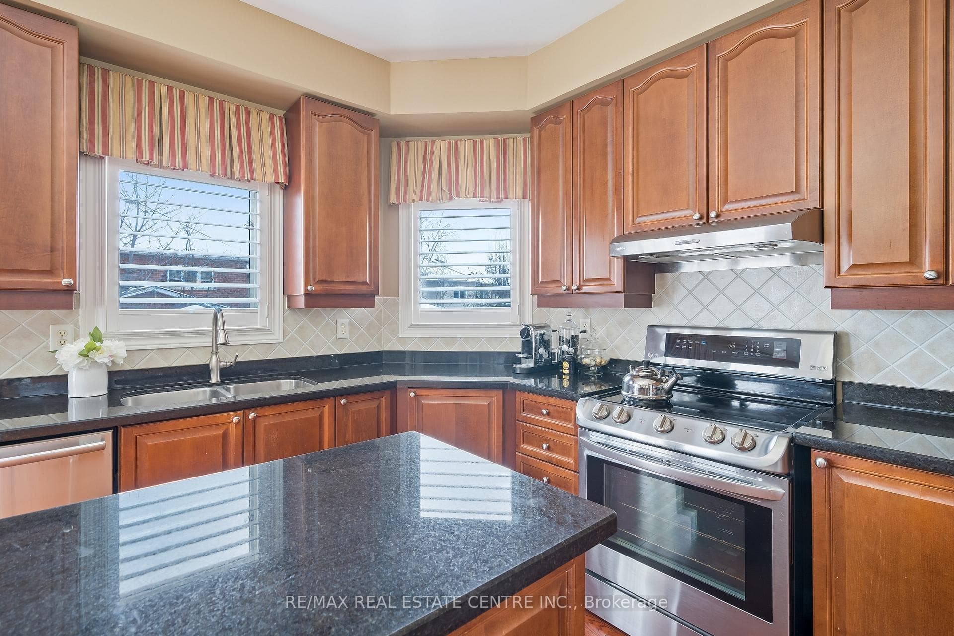 92 Belmont Boulevard photo 15