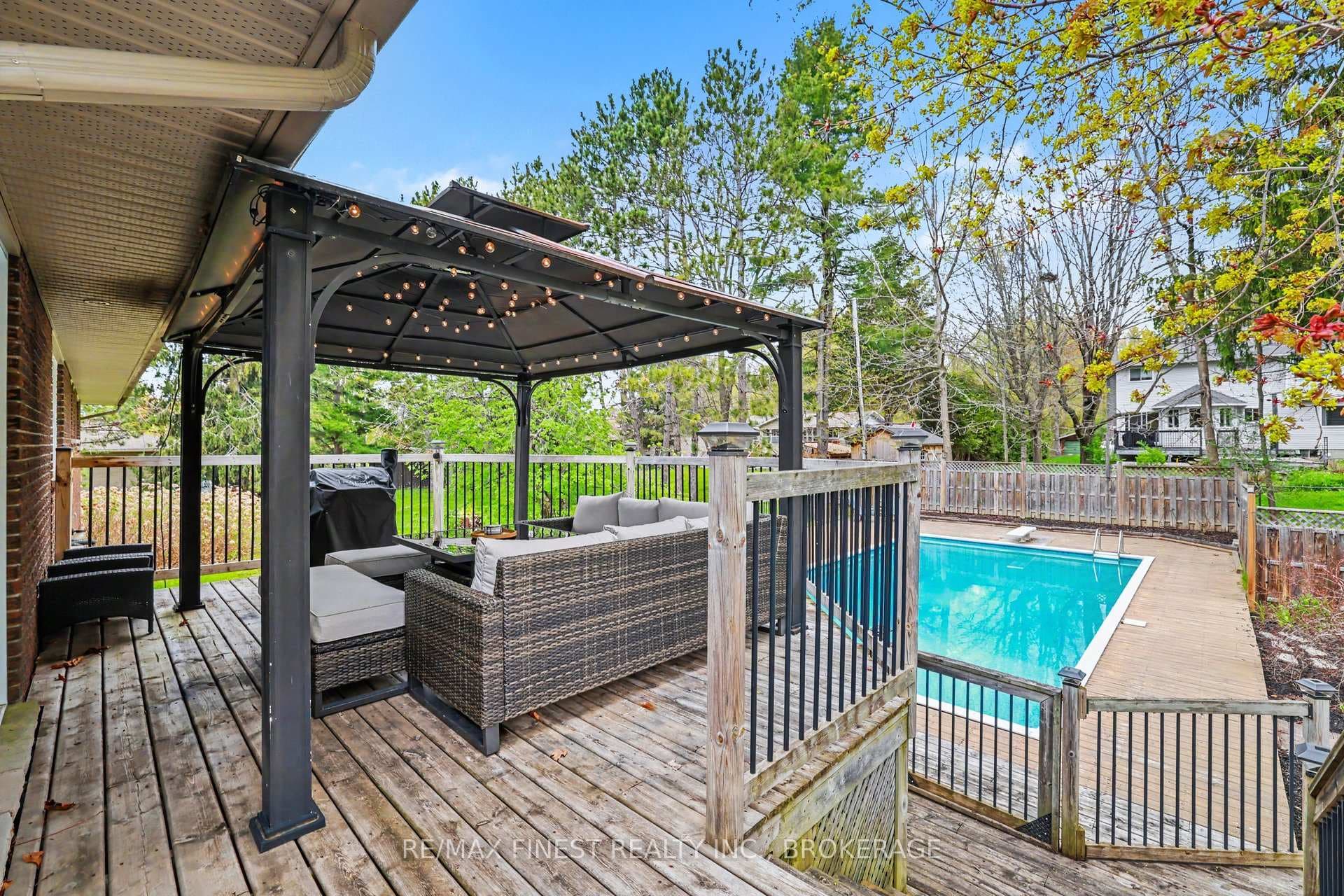 2518 Rideau Ferry Road photo 38