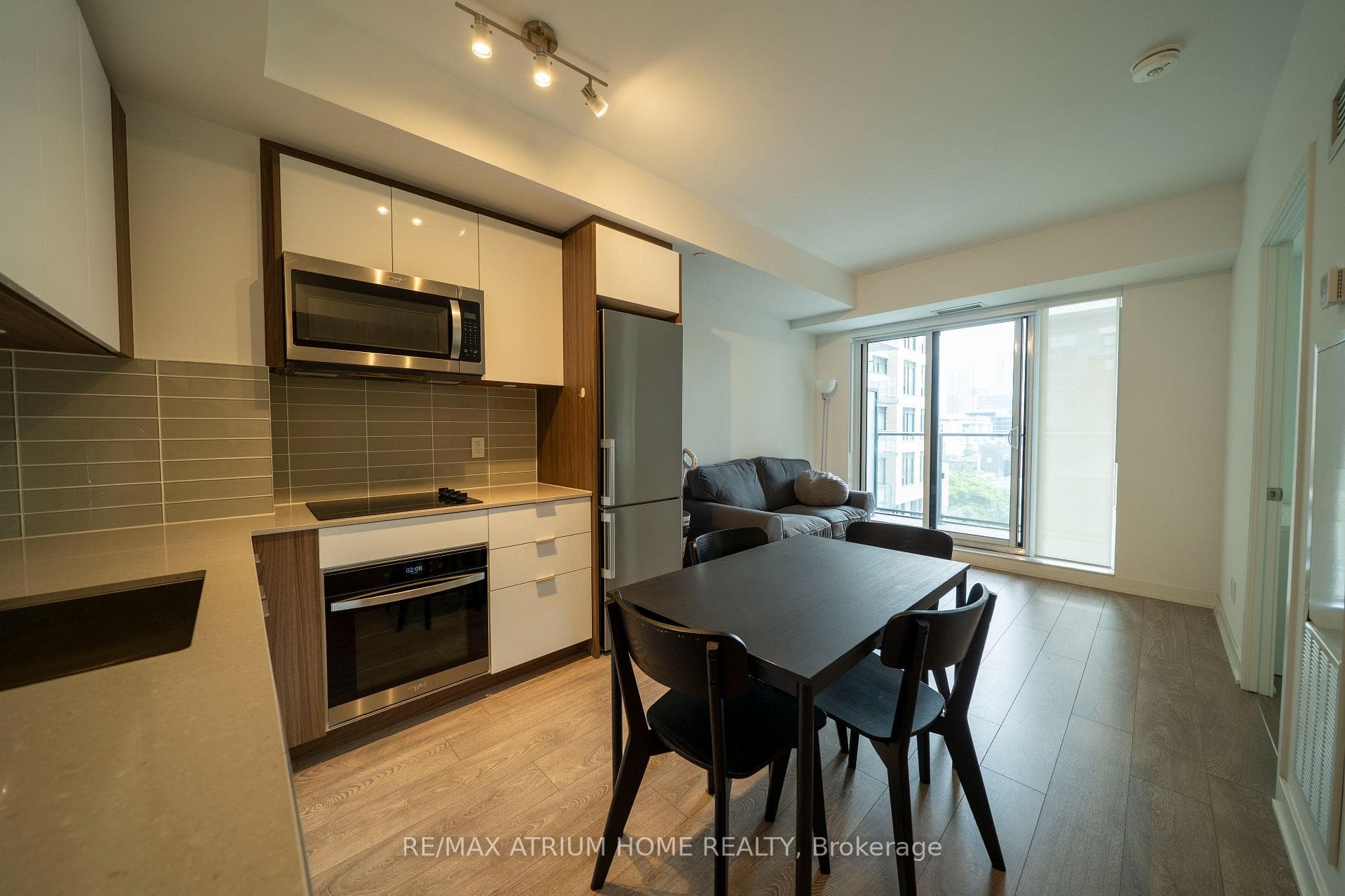 543 Richmond Street Unit 725 photo 2