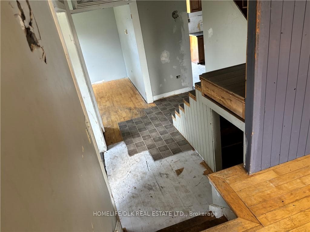 765 BOLTON Road photo 8
