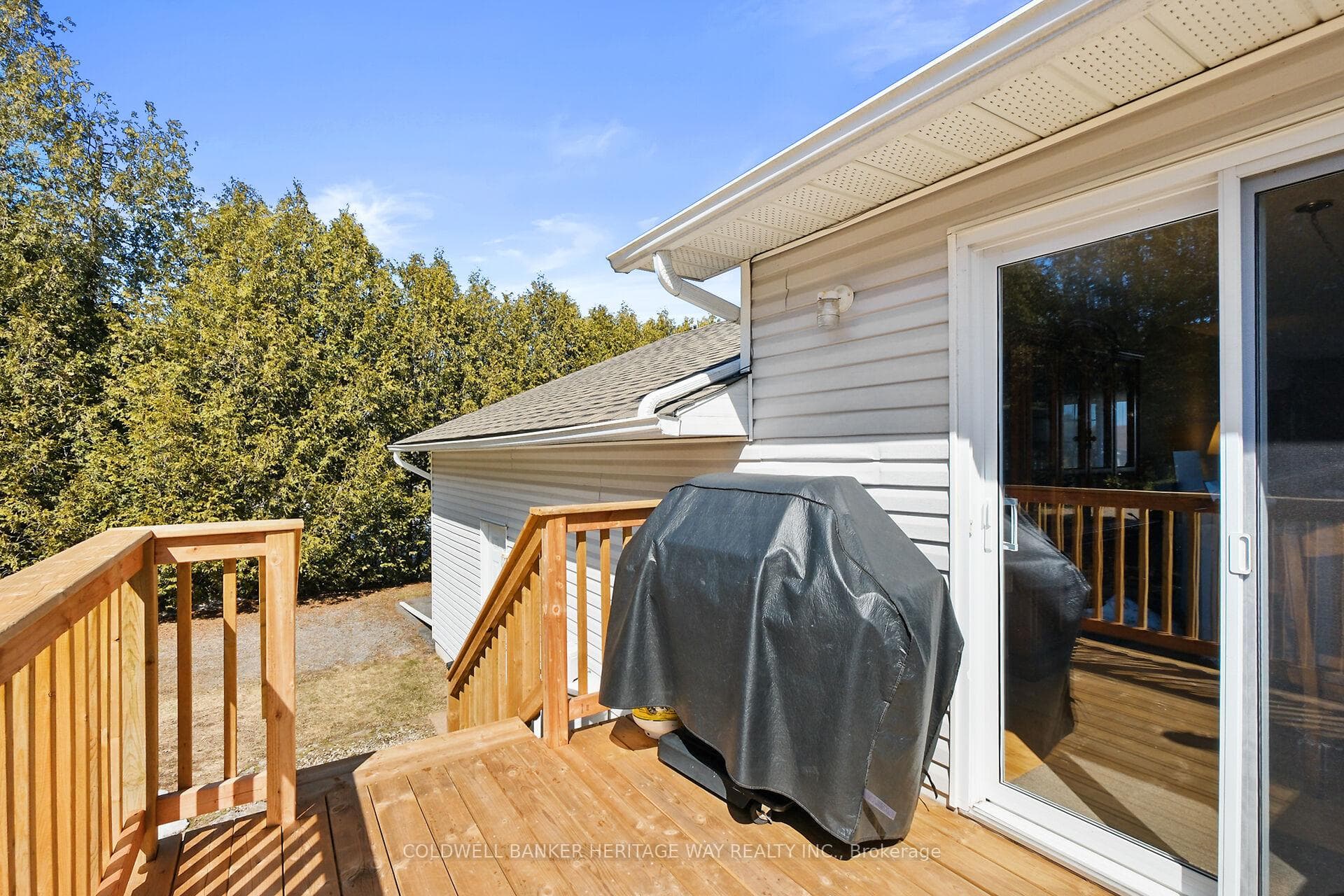 153 Windmill Crescent photo 39