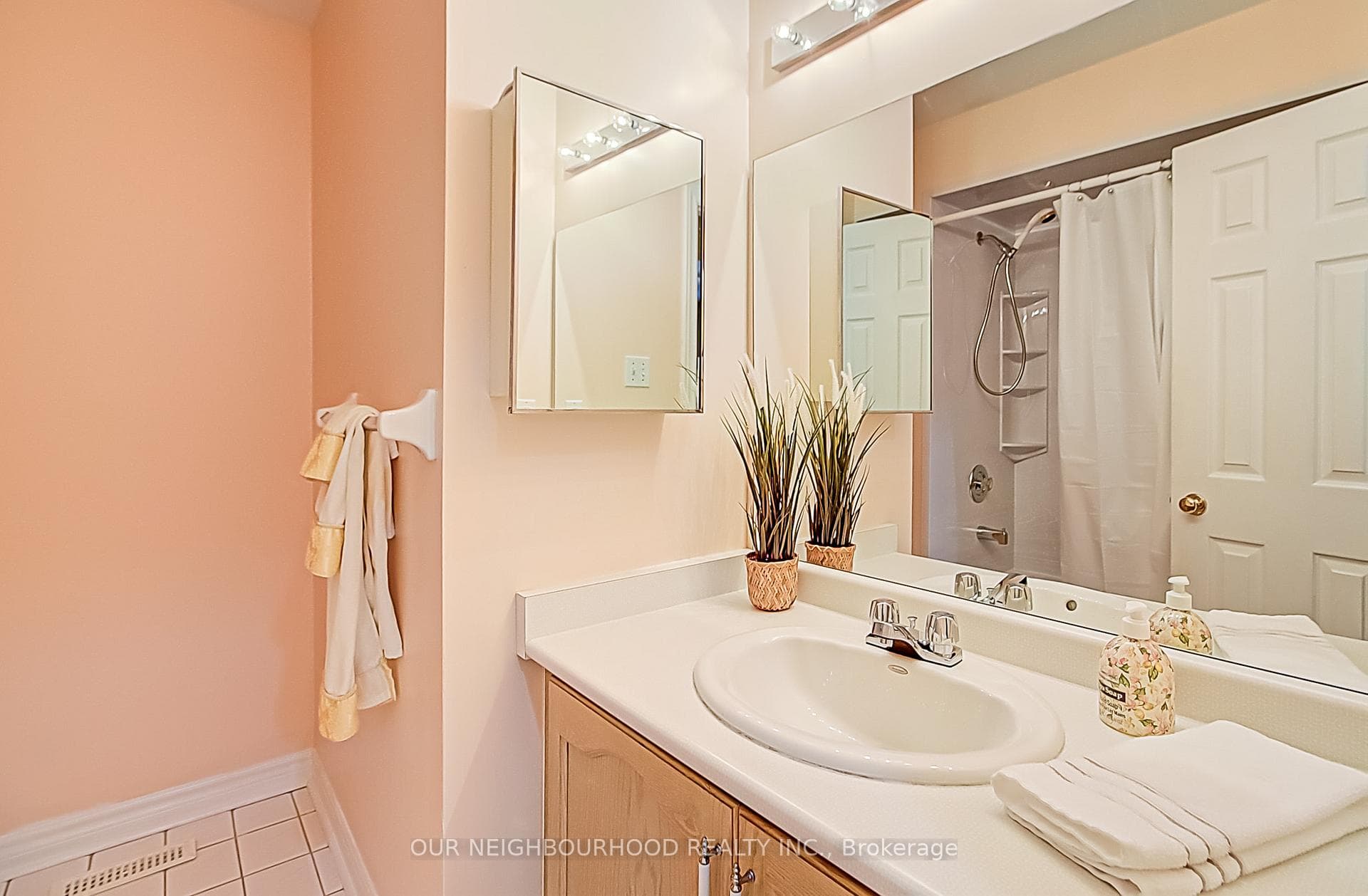 7 Wildberry Crescent photo 27