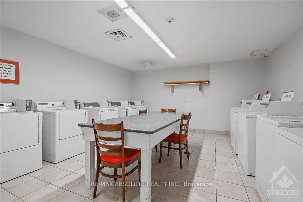 1465 BASELINE Road Unit 605 photo 27