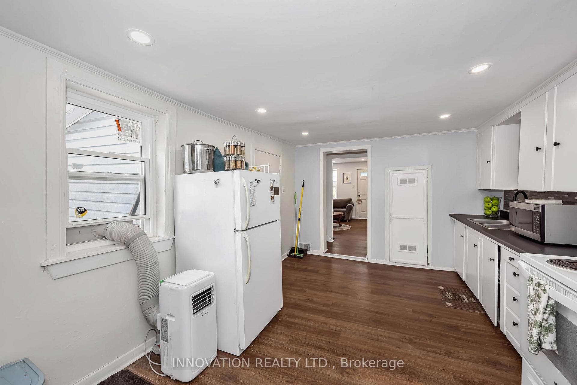 58 Russell Street photo 10